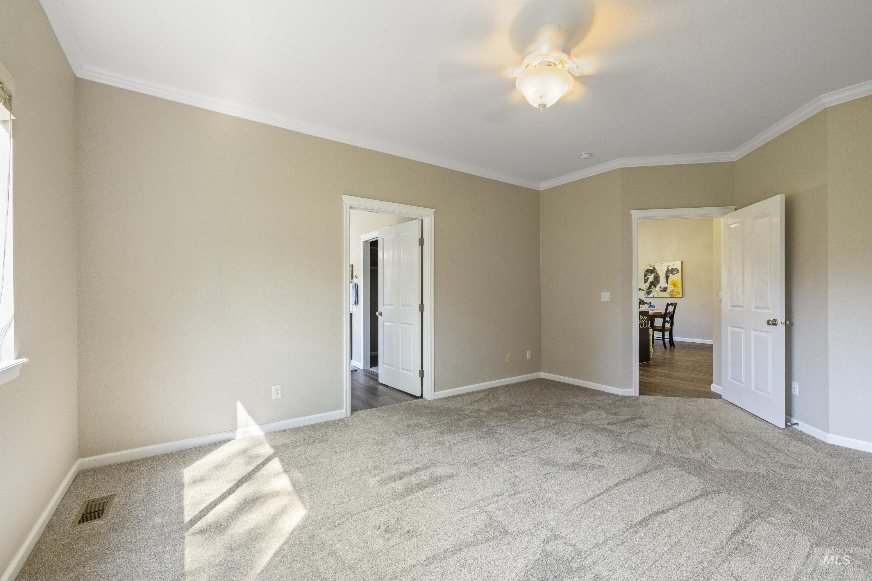 4487 Bunker Ln