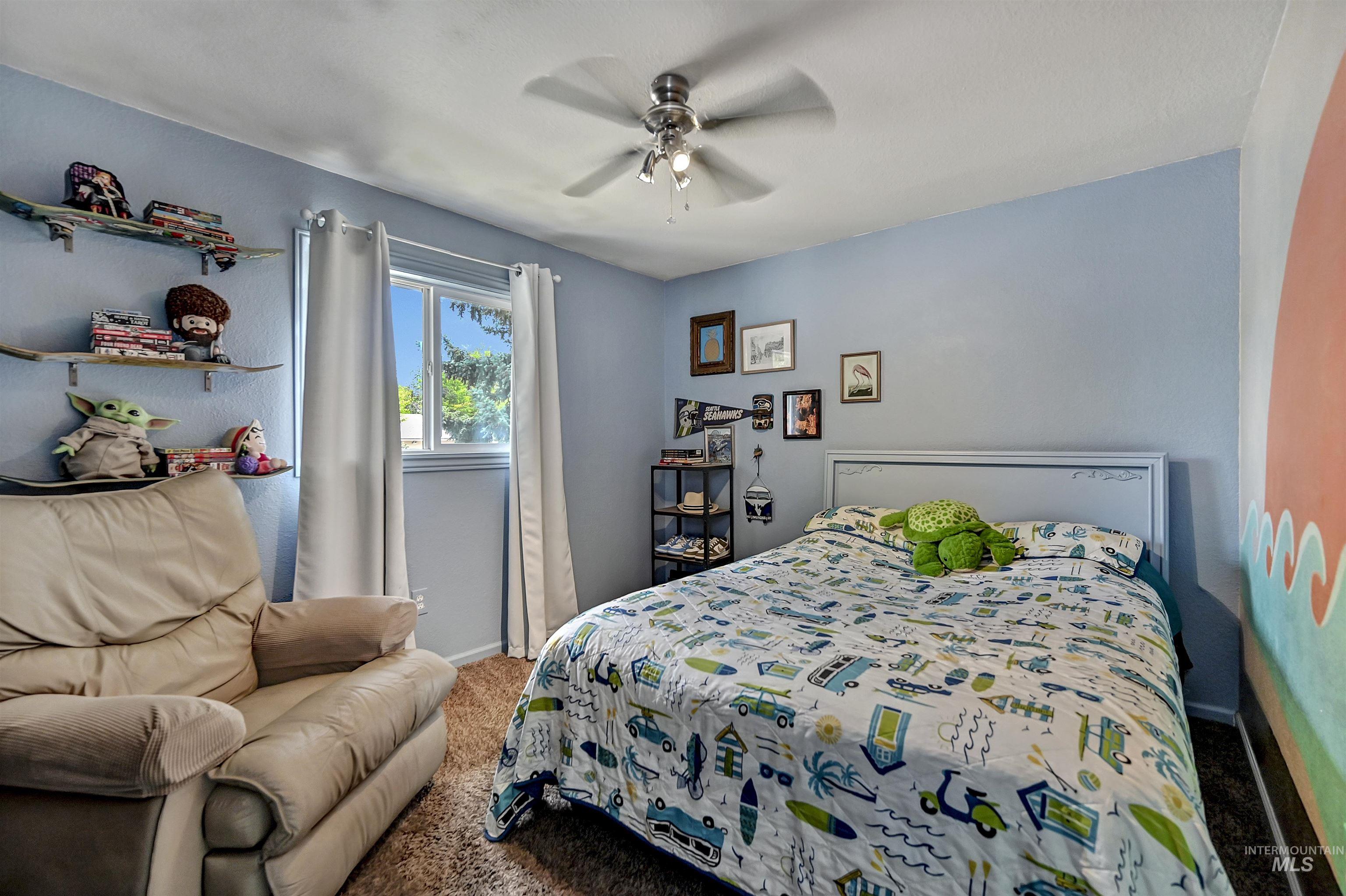 9411 W Linfield
