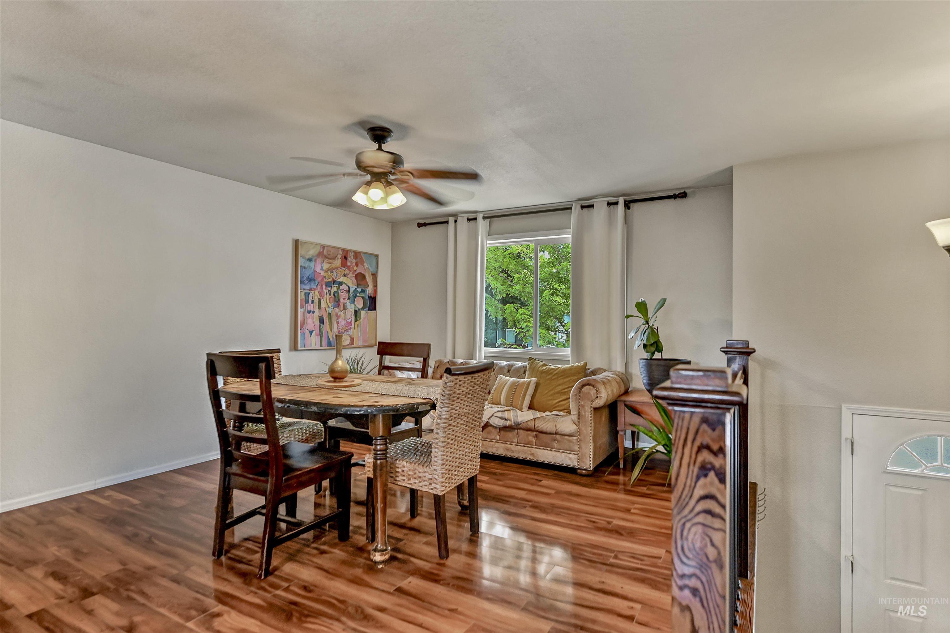 9411 W Linfield