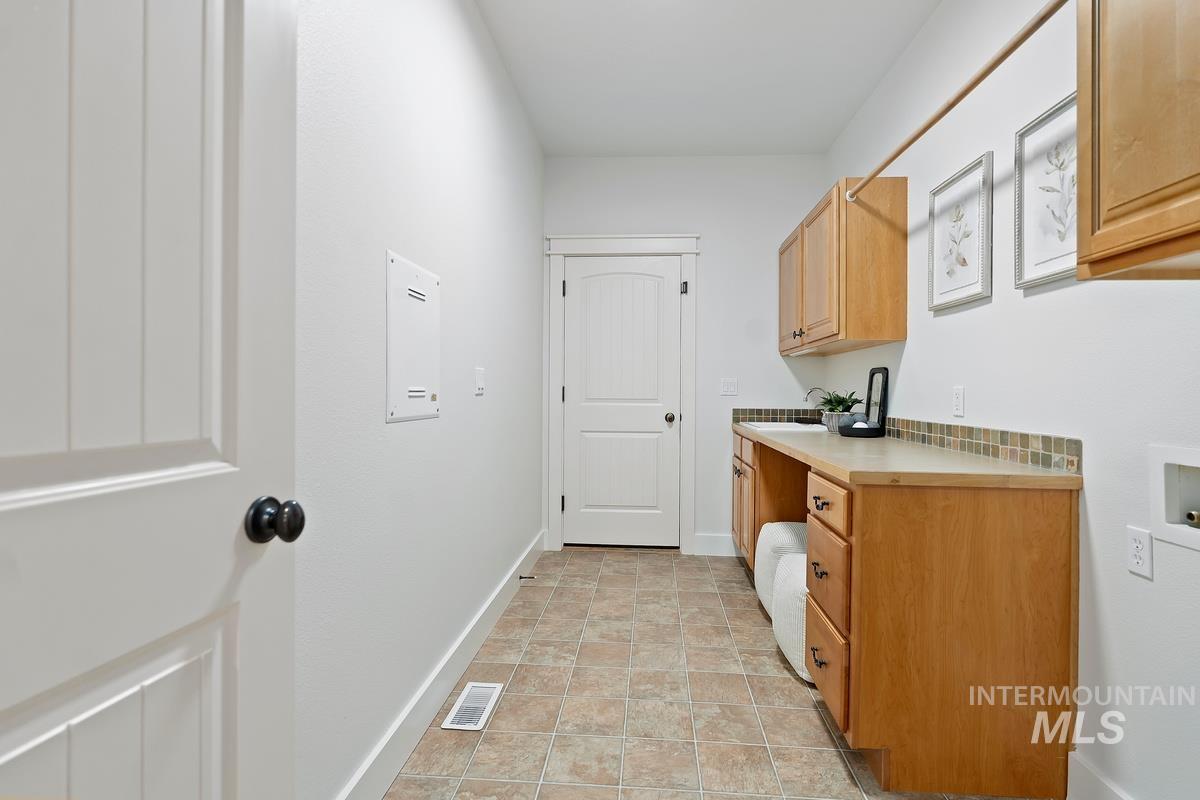 5638 E Felly Rim Ct