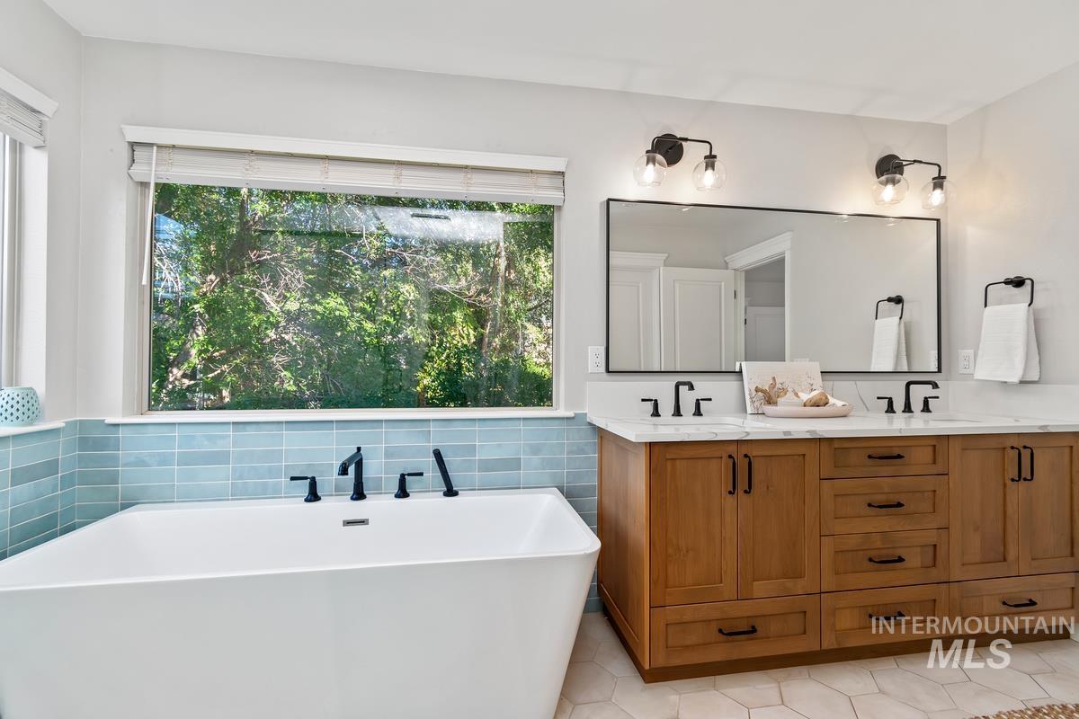 5350 E Softwood