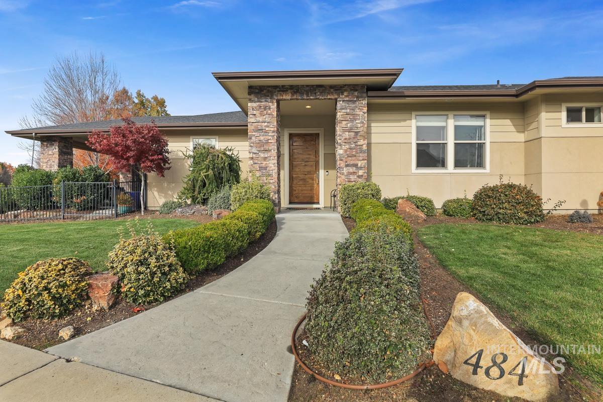 484 W W Oakhampton Dr