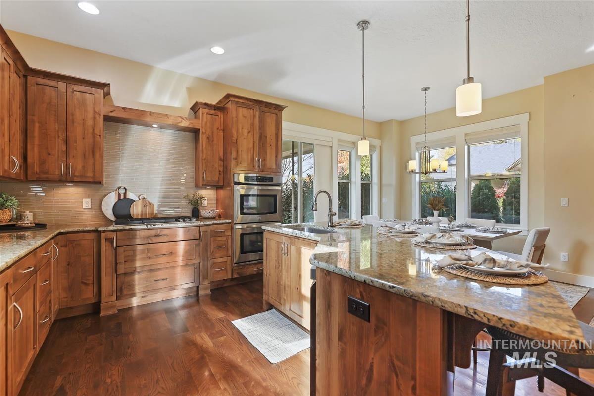 484 W W Oakhampton Dr