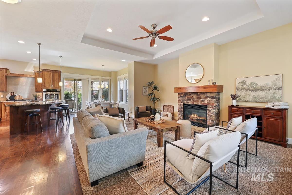 484 W W Oakhampton Dr