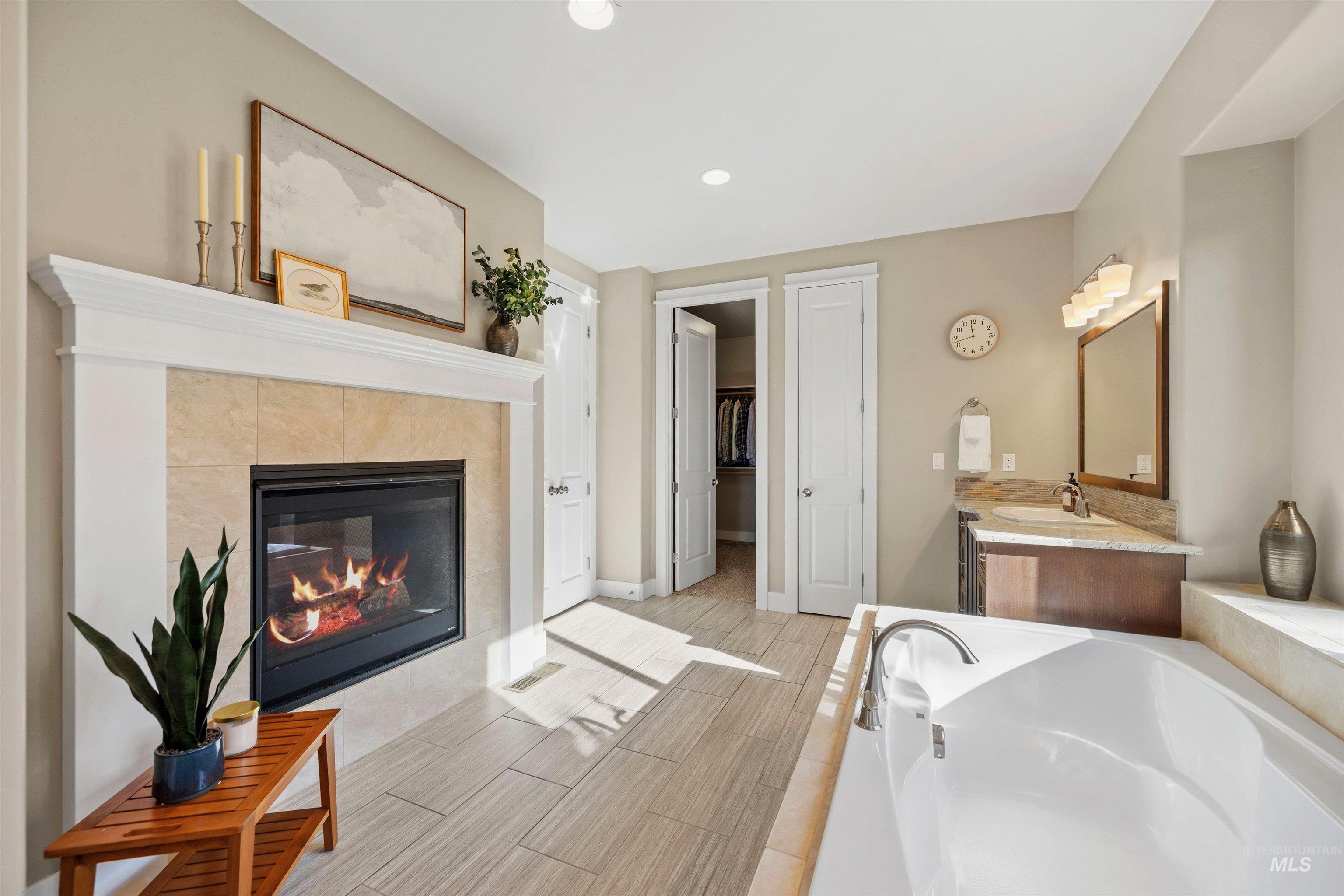 4523 W Sage Creek Drive