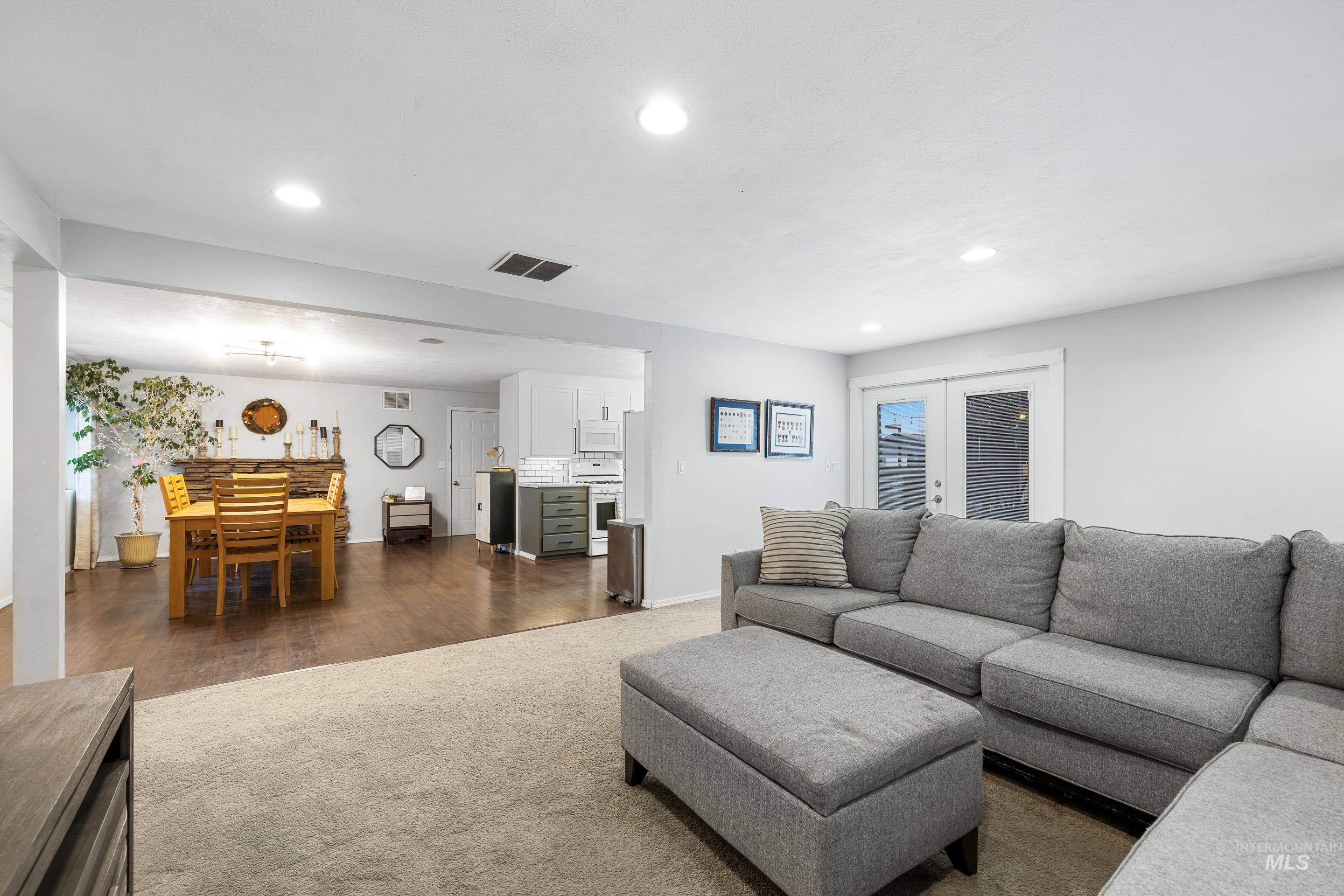 3333 N Pepperwood Dr