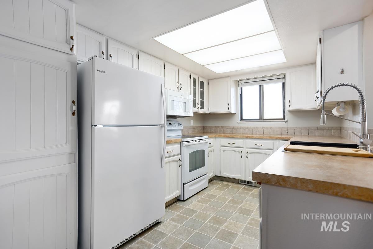 4950 N Bitterbrush