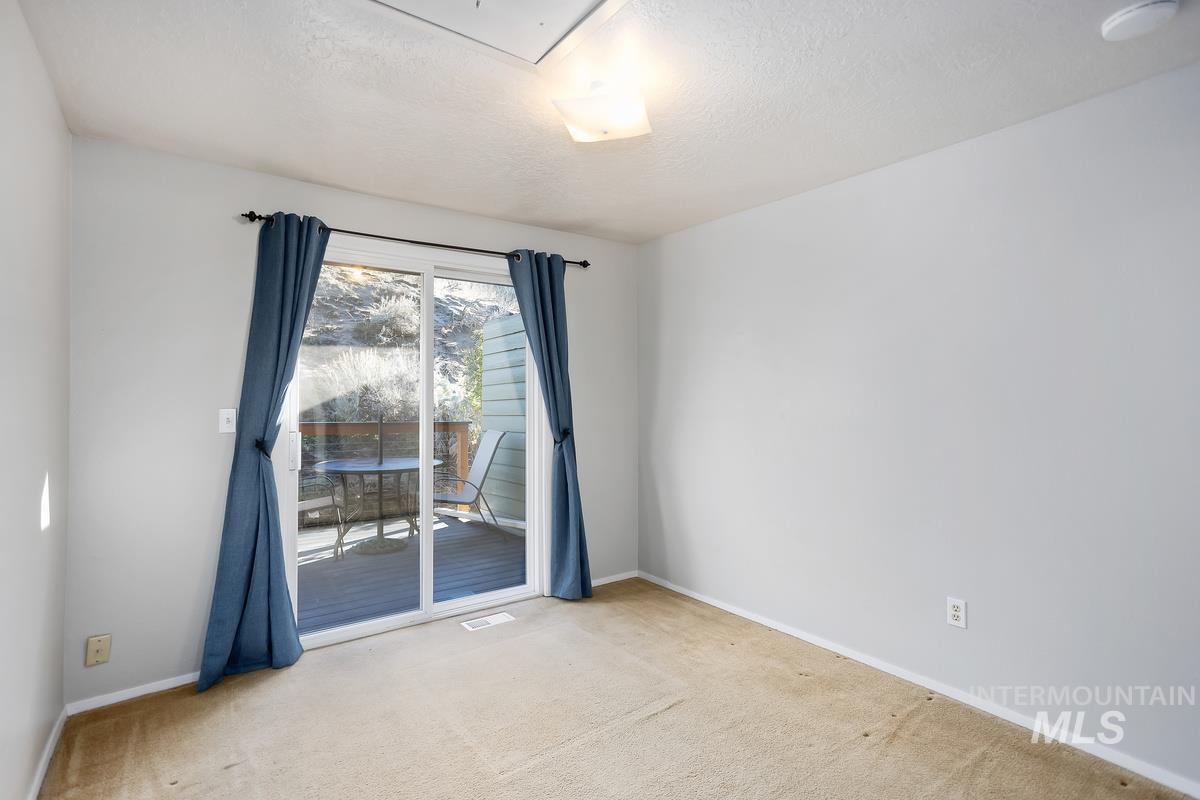 4950 N Bitterbrush