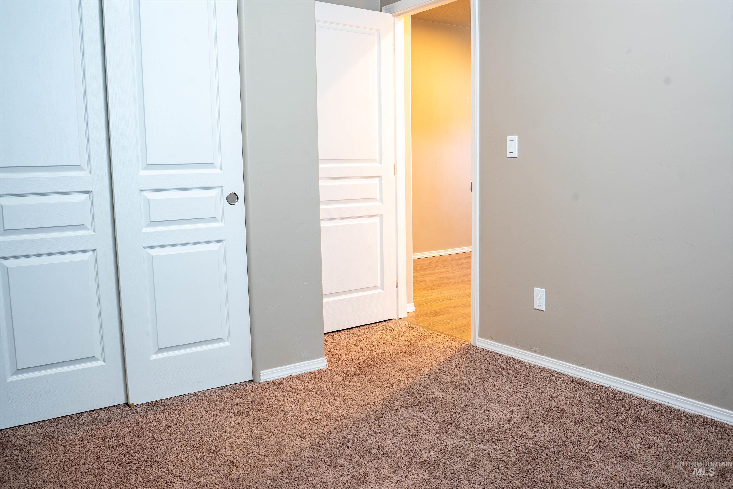 6207 W Mattawa