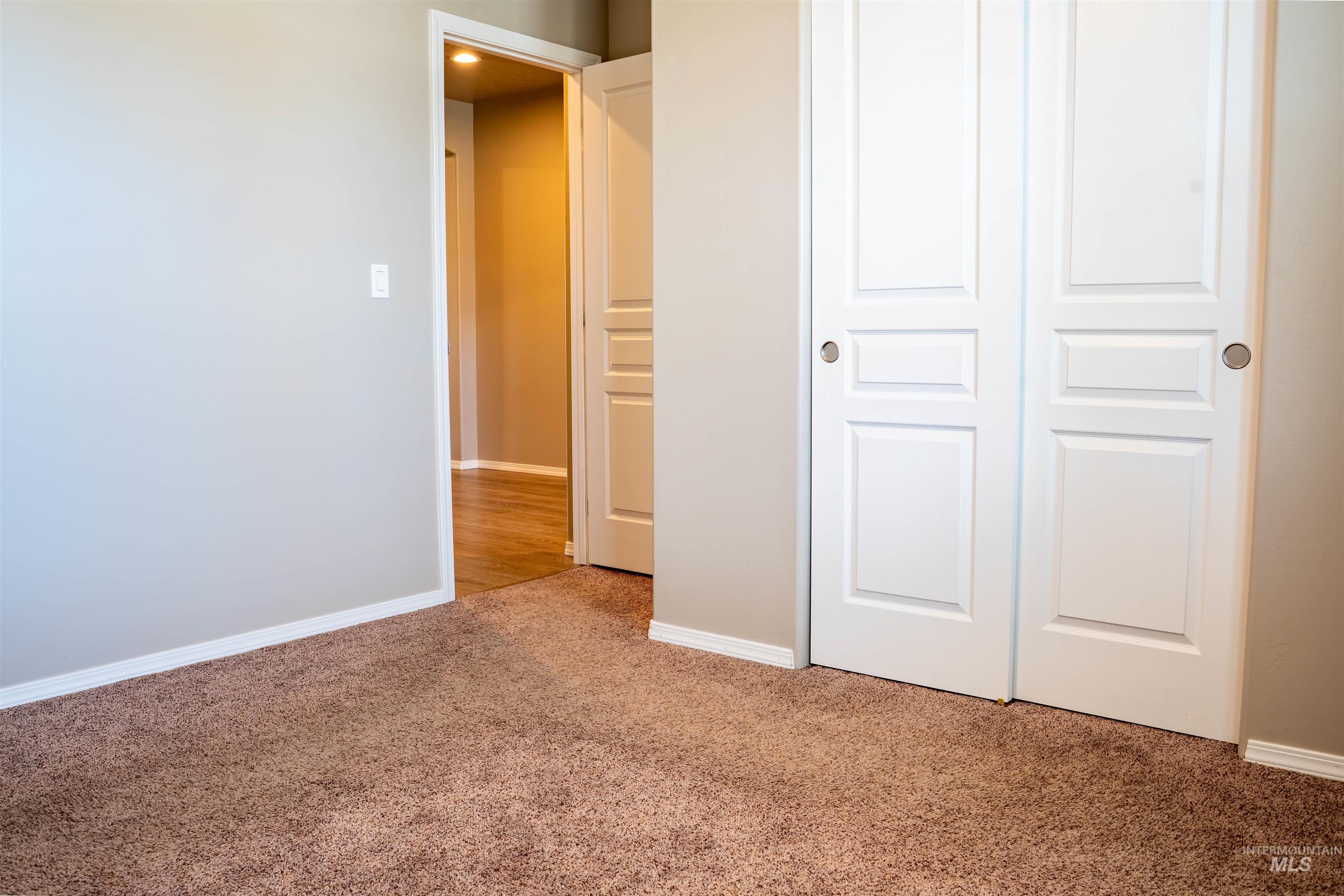 6207 W Mattawa