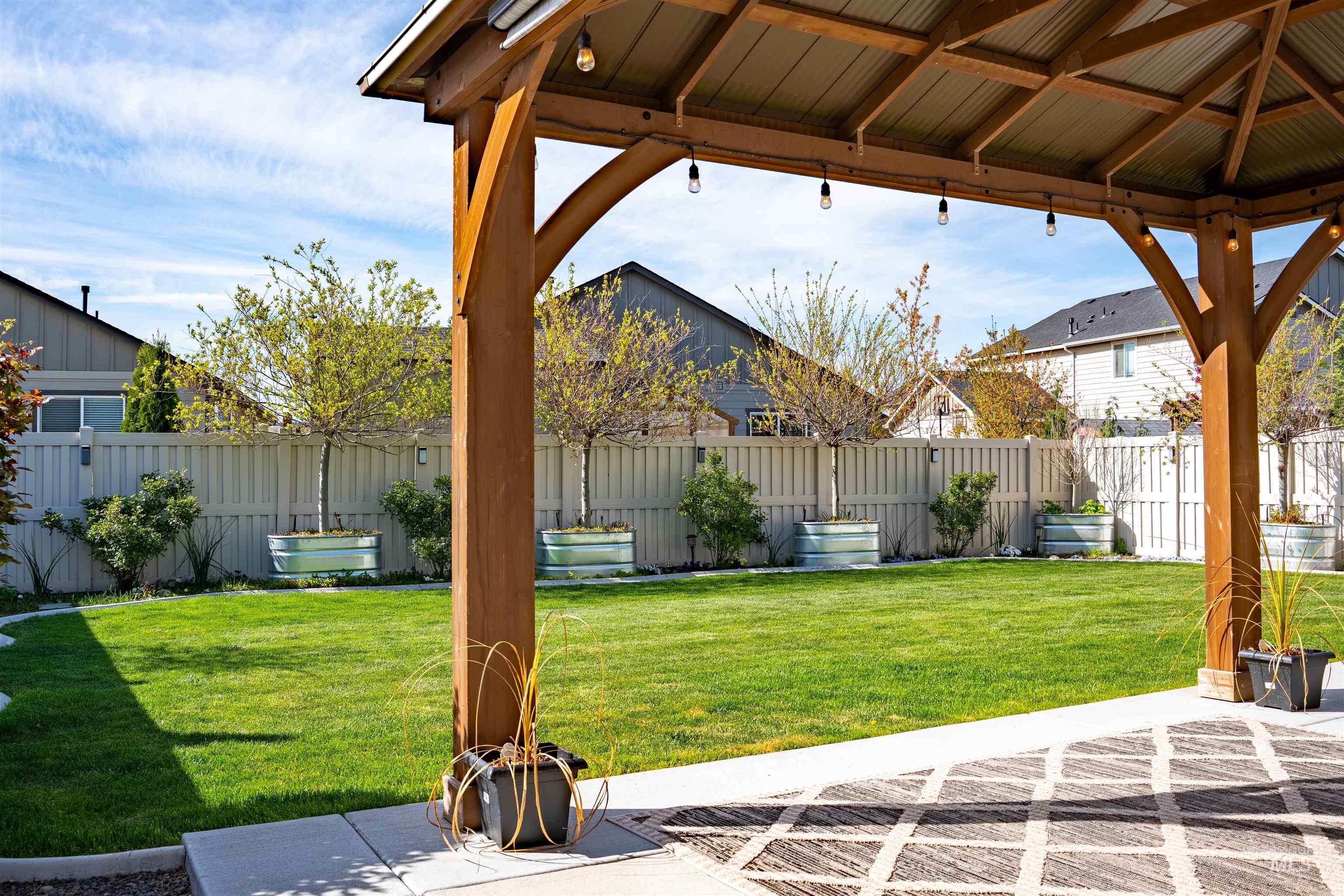 6207 W Mattawa