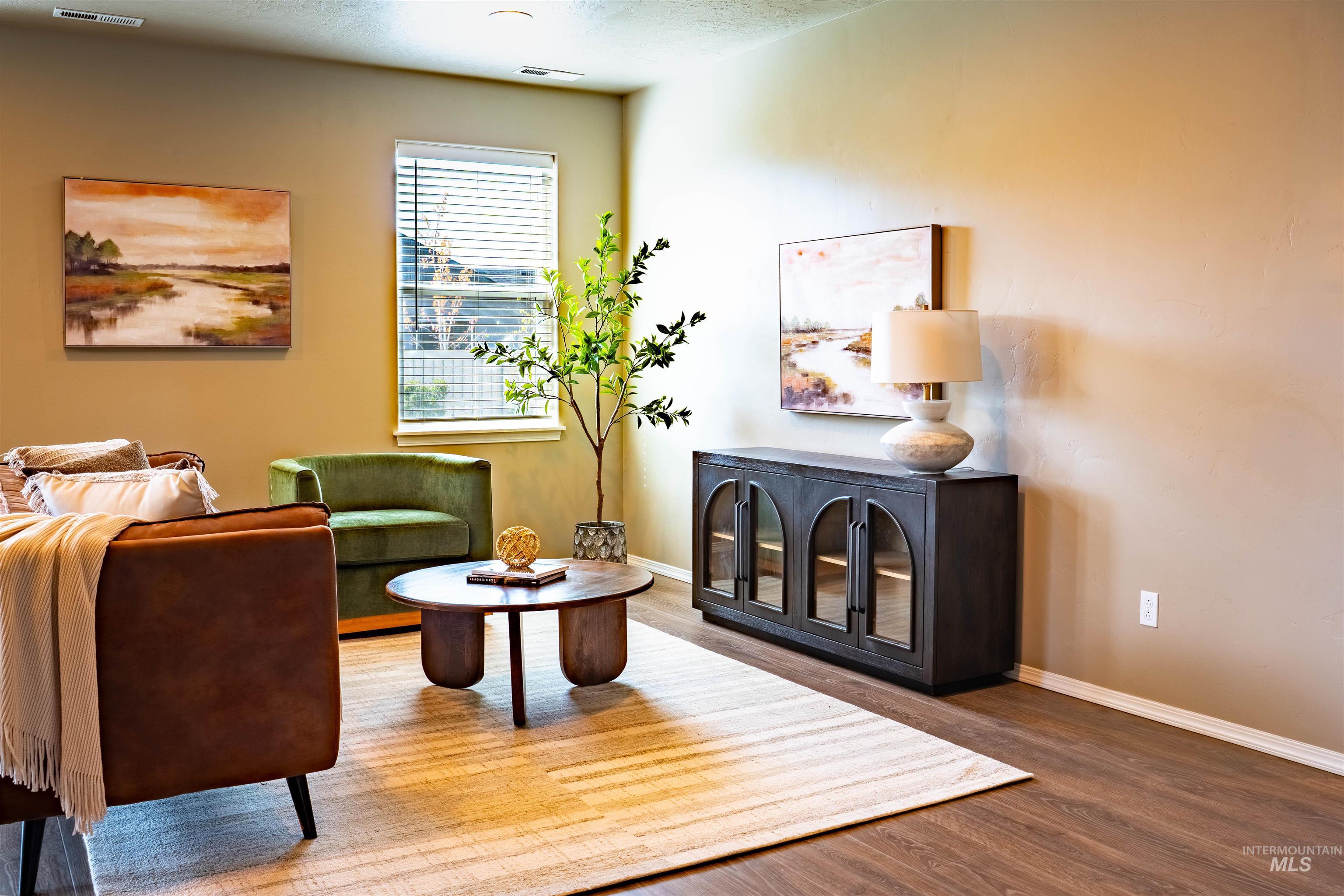 6207 W Mattawa
