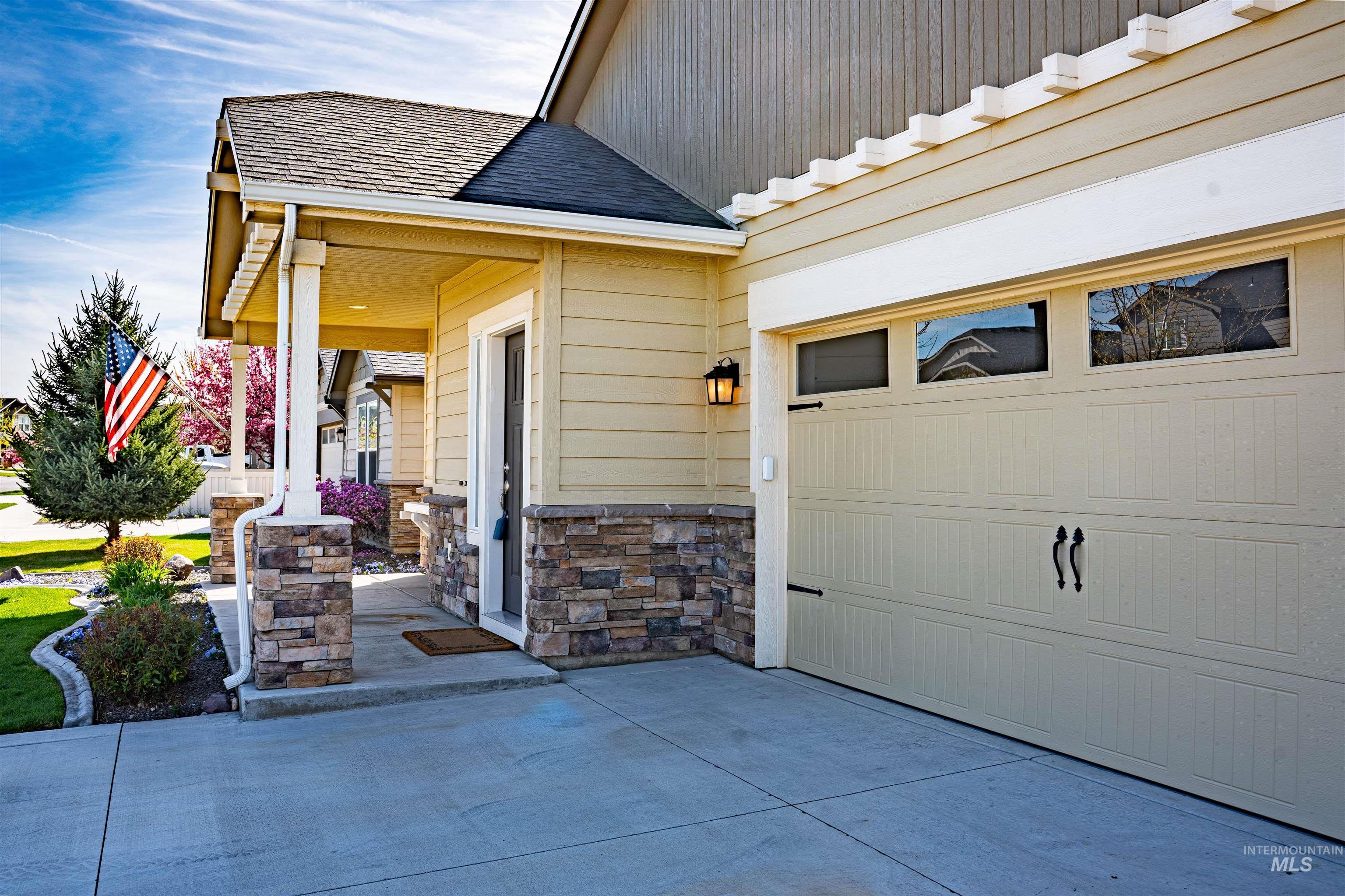 6207 W Mattawa