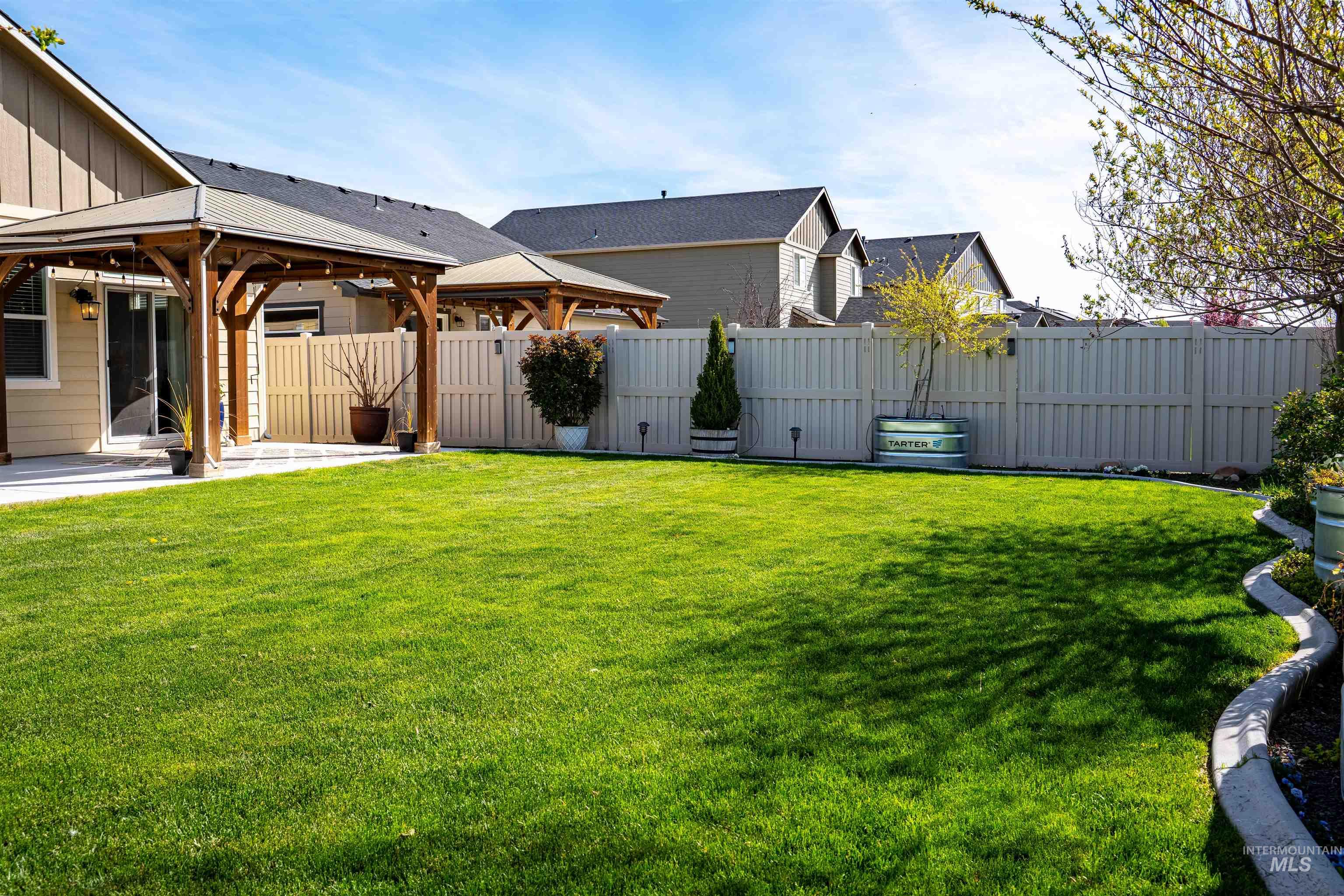 6207 W Mattawa