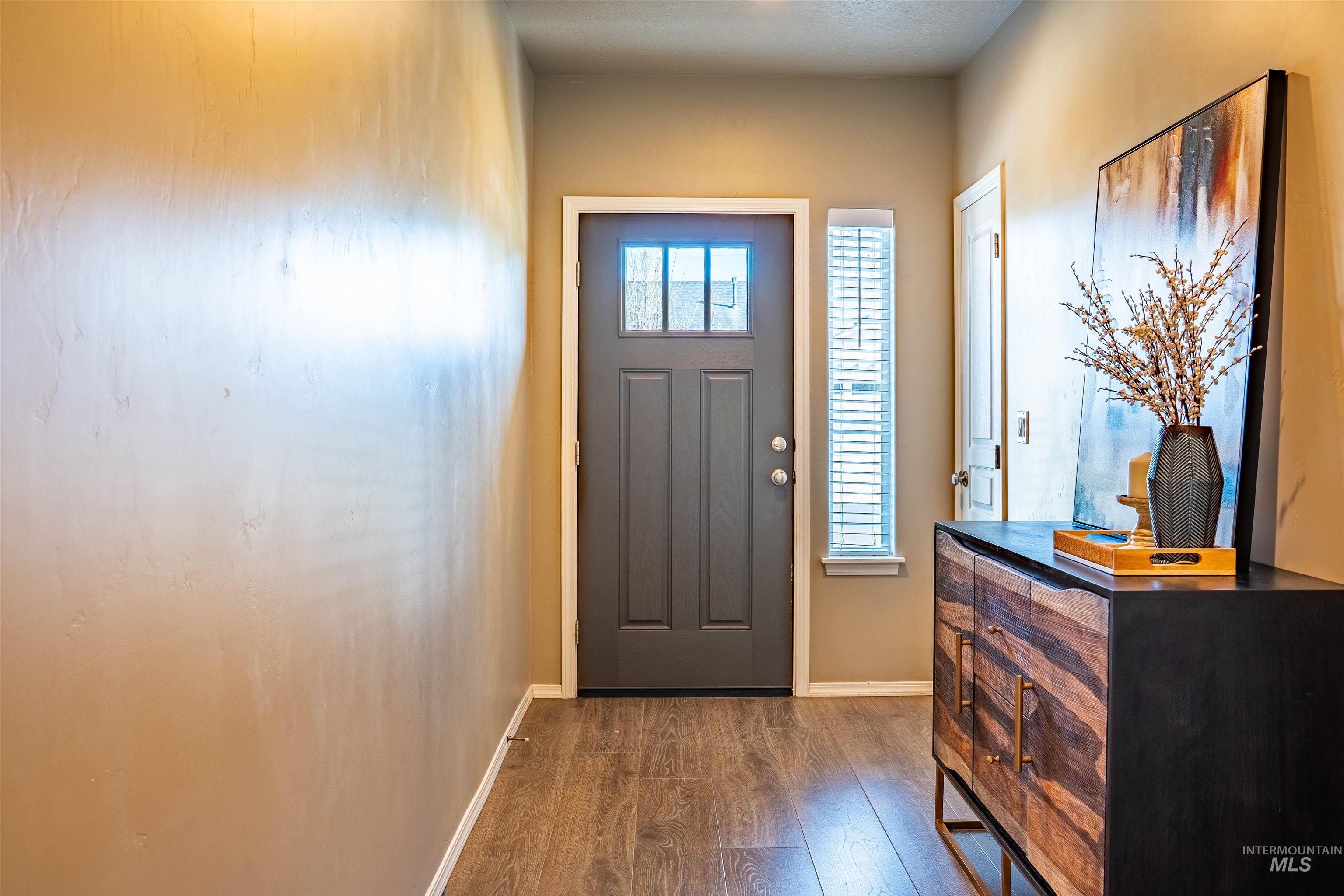 6207 W Mattawa