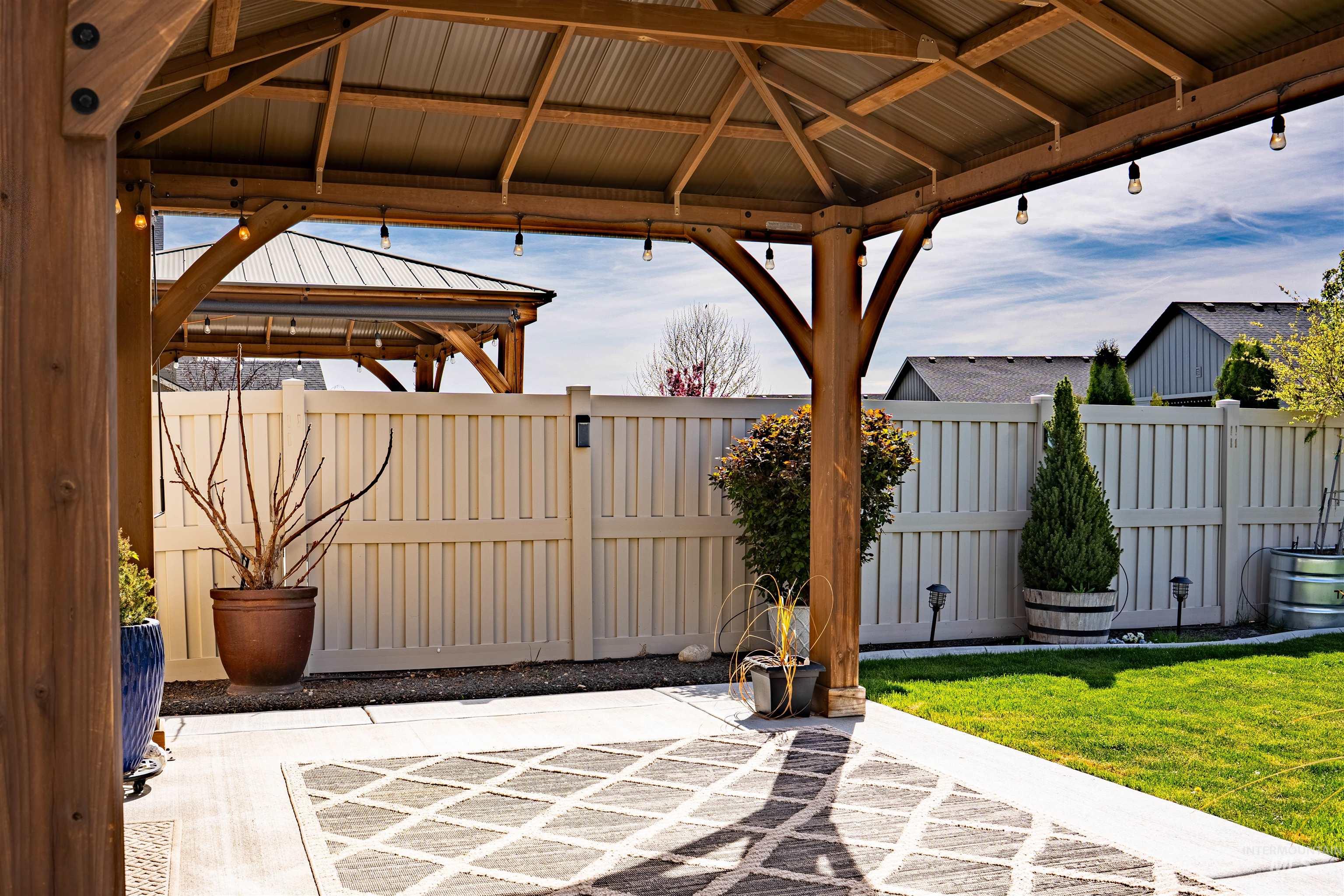 6207 W Mattawa