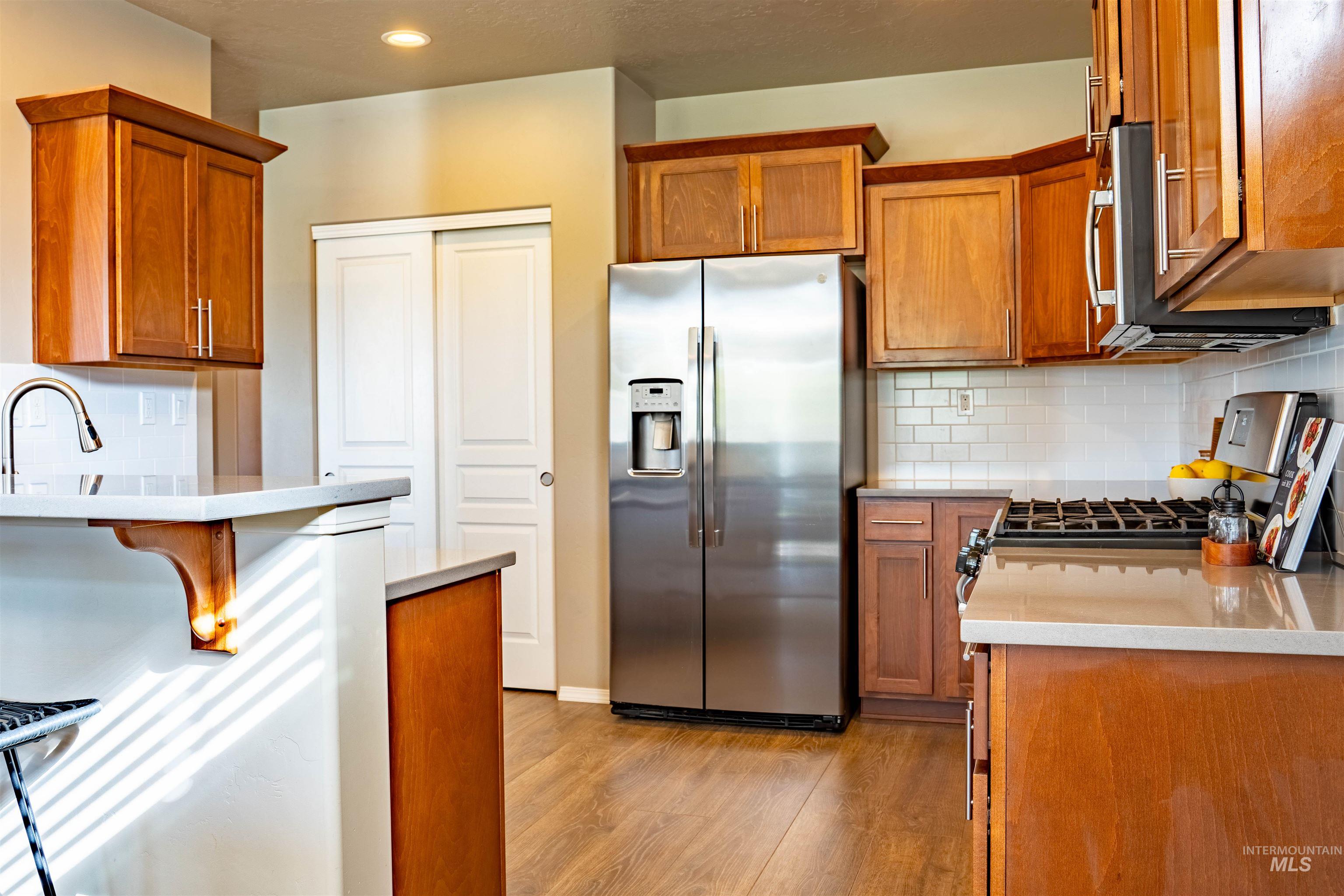 6207 W Mattawa