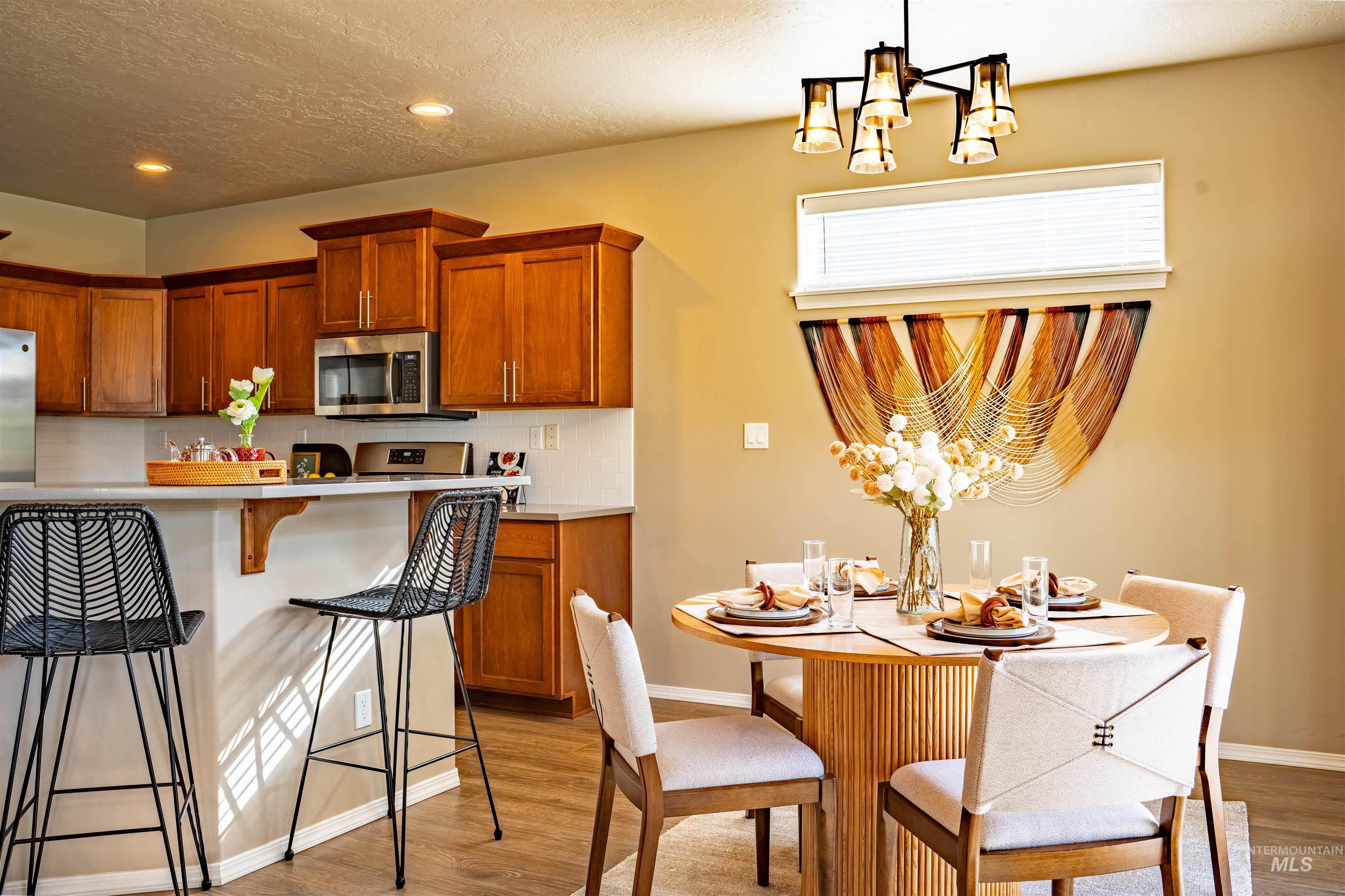 6207 W Mattawa