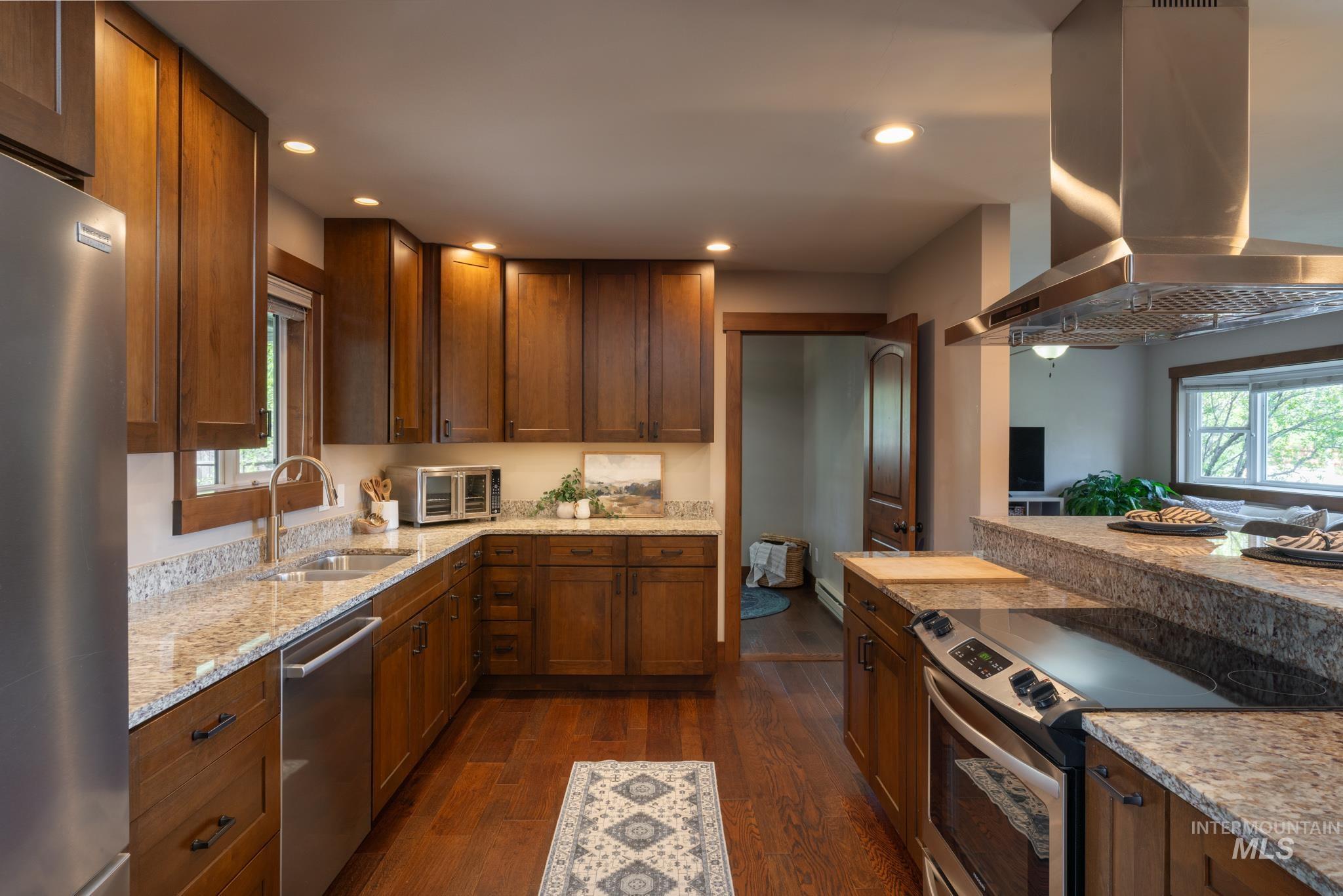 2850 Glenbrook Dr.