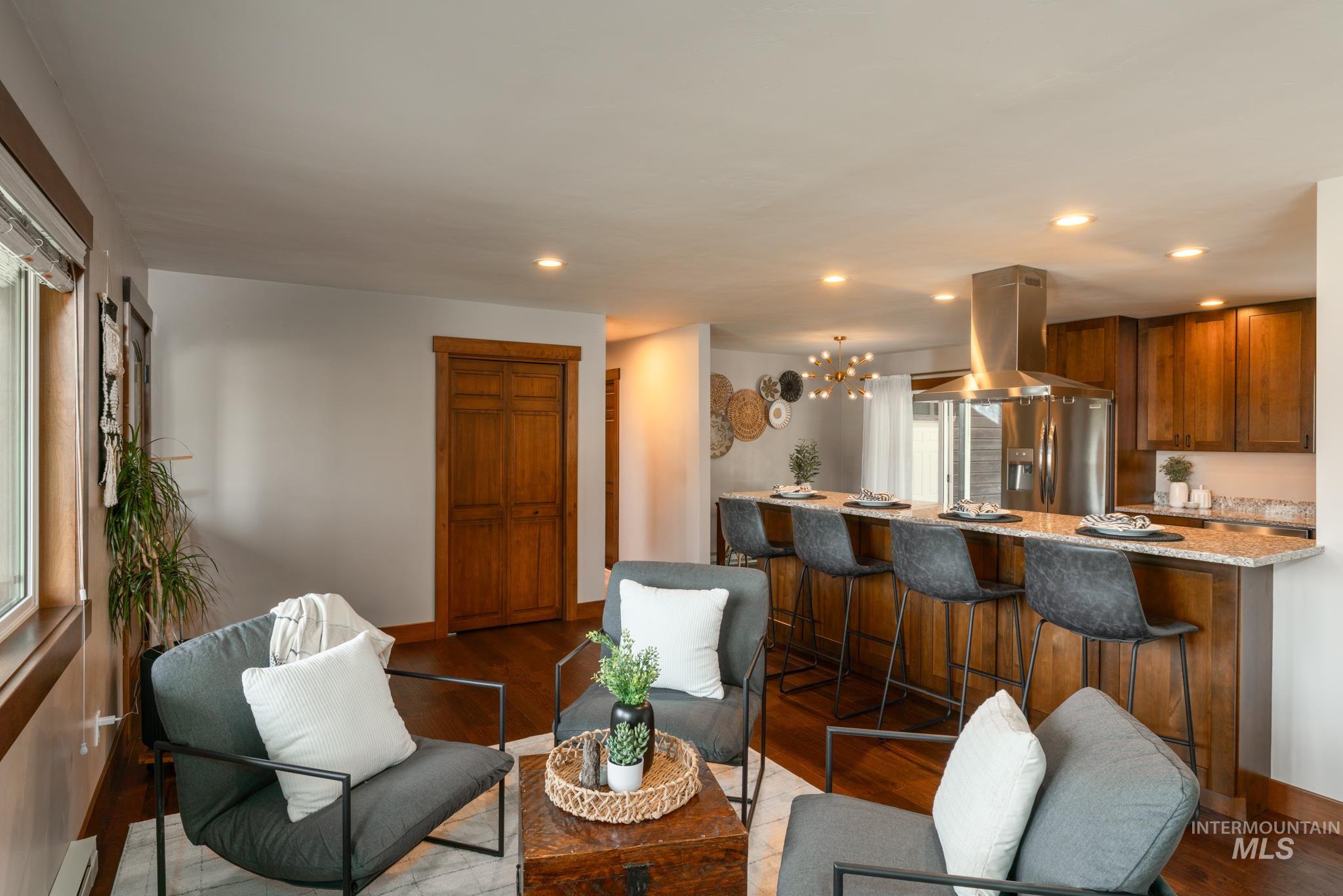 2850 Glenbrook Dr.