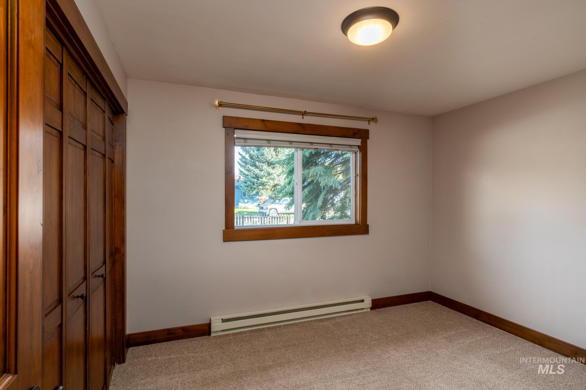 2850 Glenbrook Dr.
