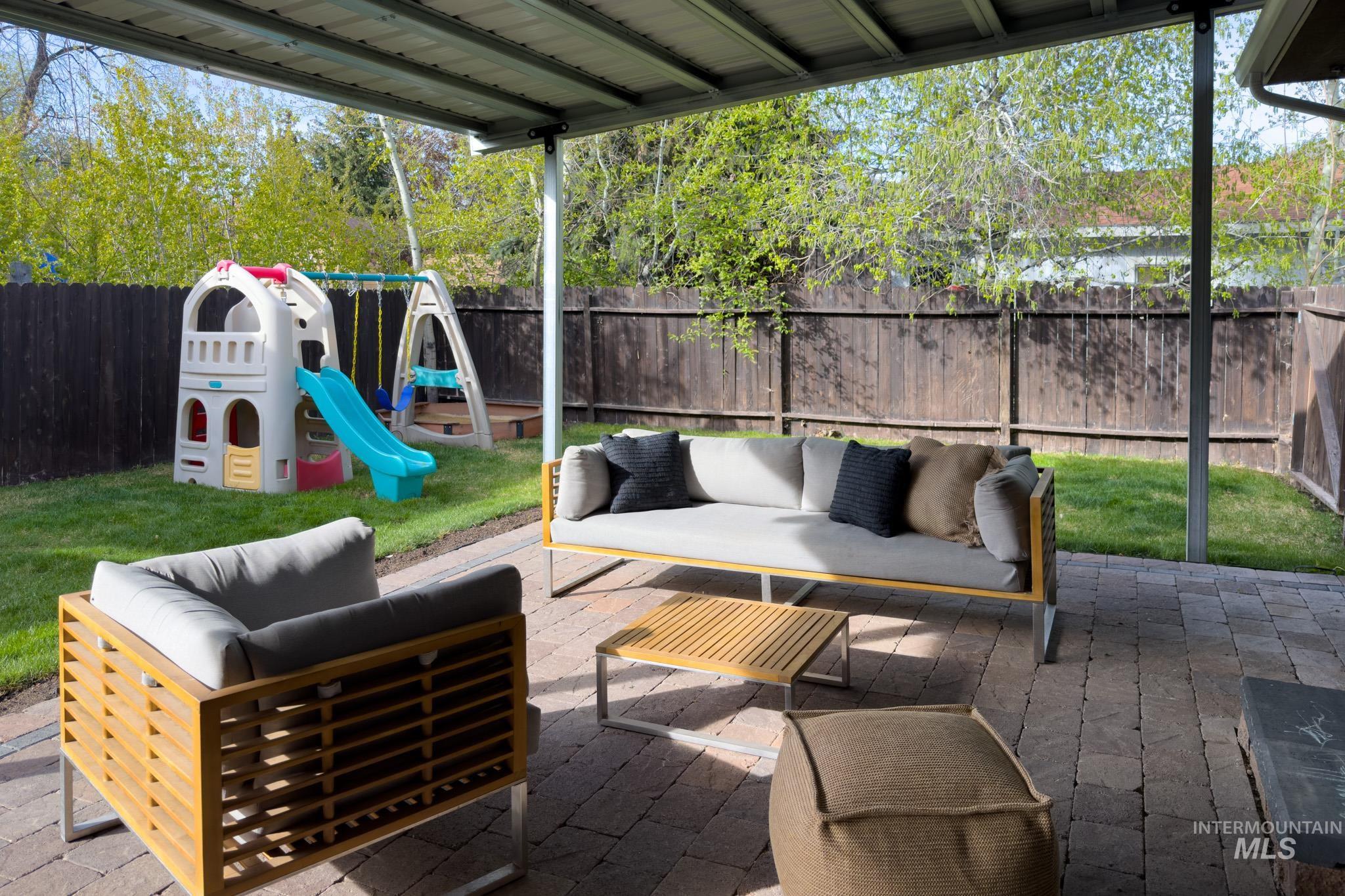 2850 Glenbrook Dr.