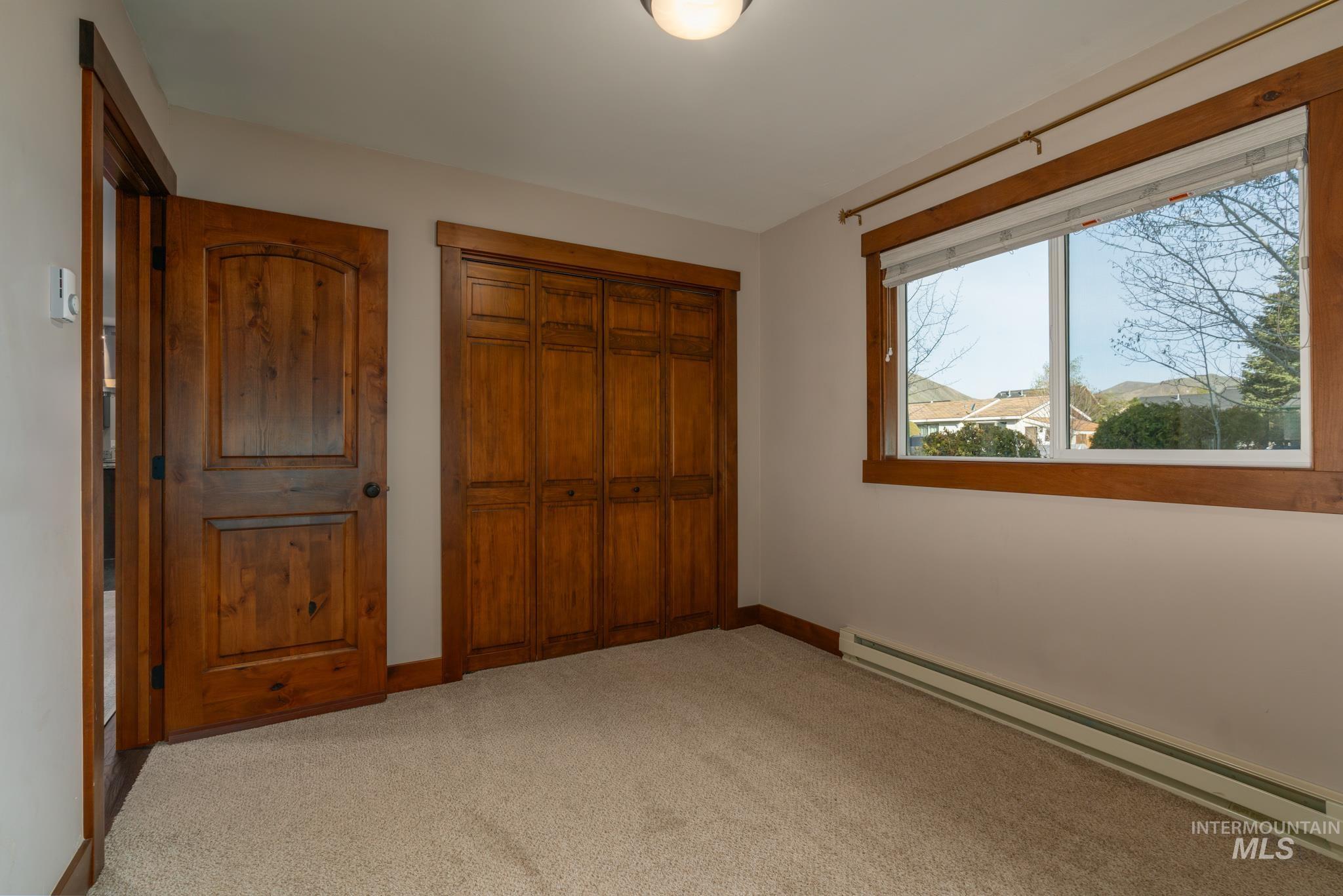 2850 Glenbrook Dr.