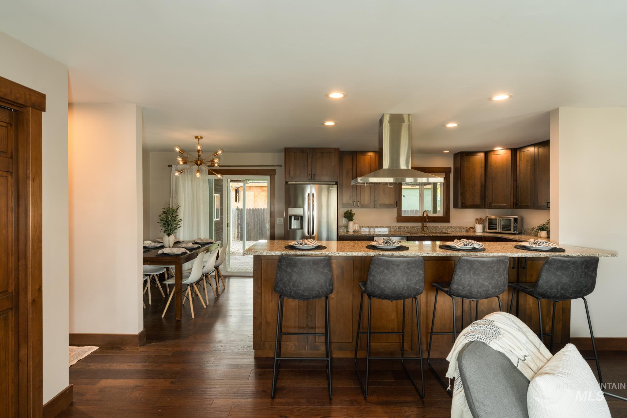2850 Glenbrook Dr.