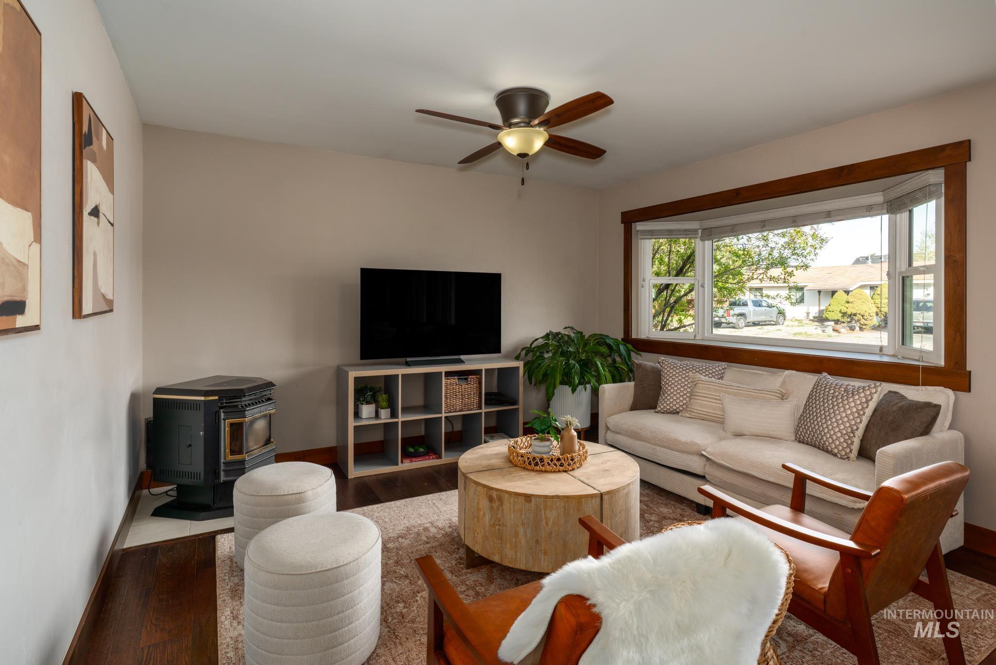 2850 Glenbrook Dr.