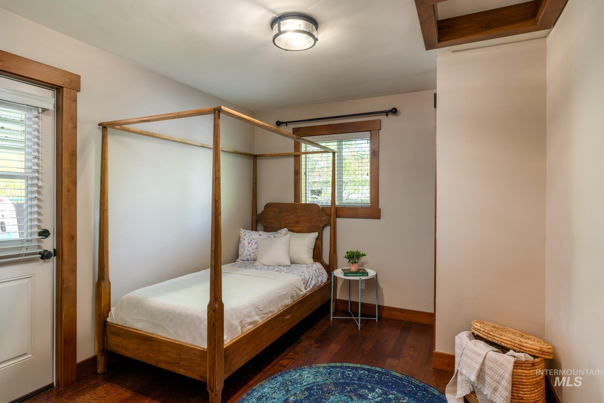 2850 Glenbrook Dr.