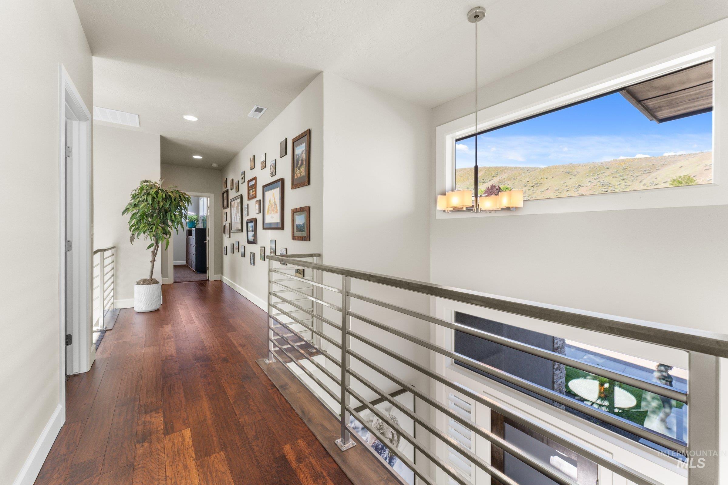 4054 N N Goshawk Place