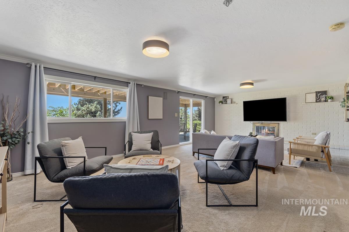 130 W Horizon Drive