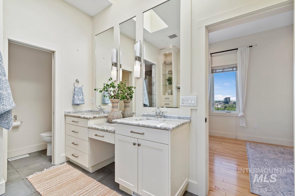 130 W Horizon Drive