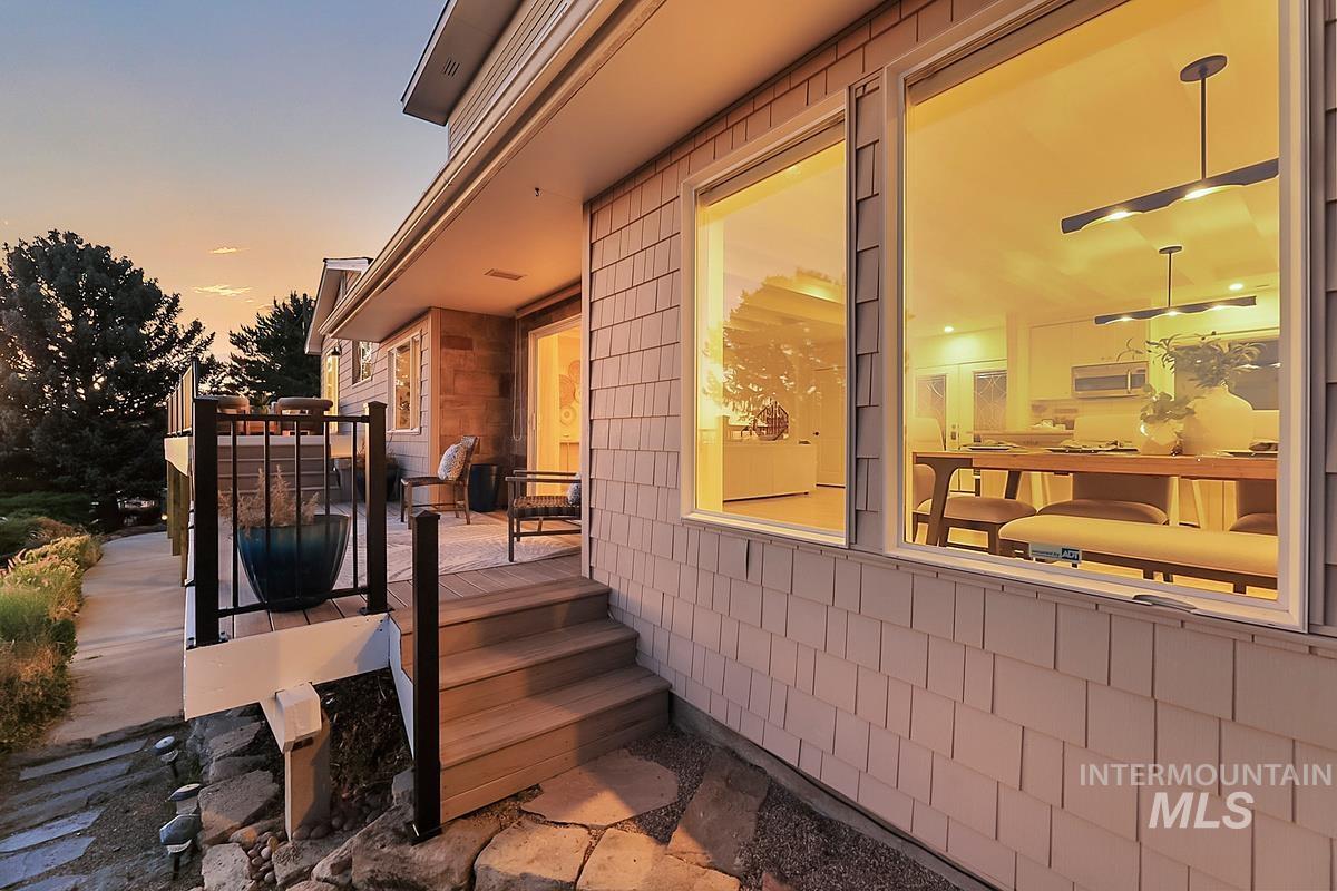 130 W Horizon Drive