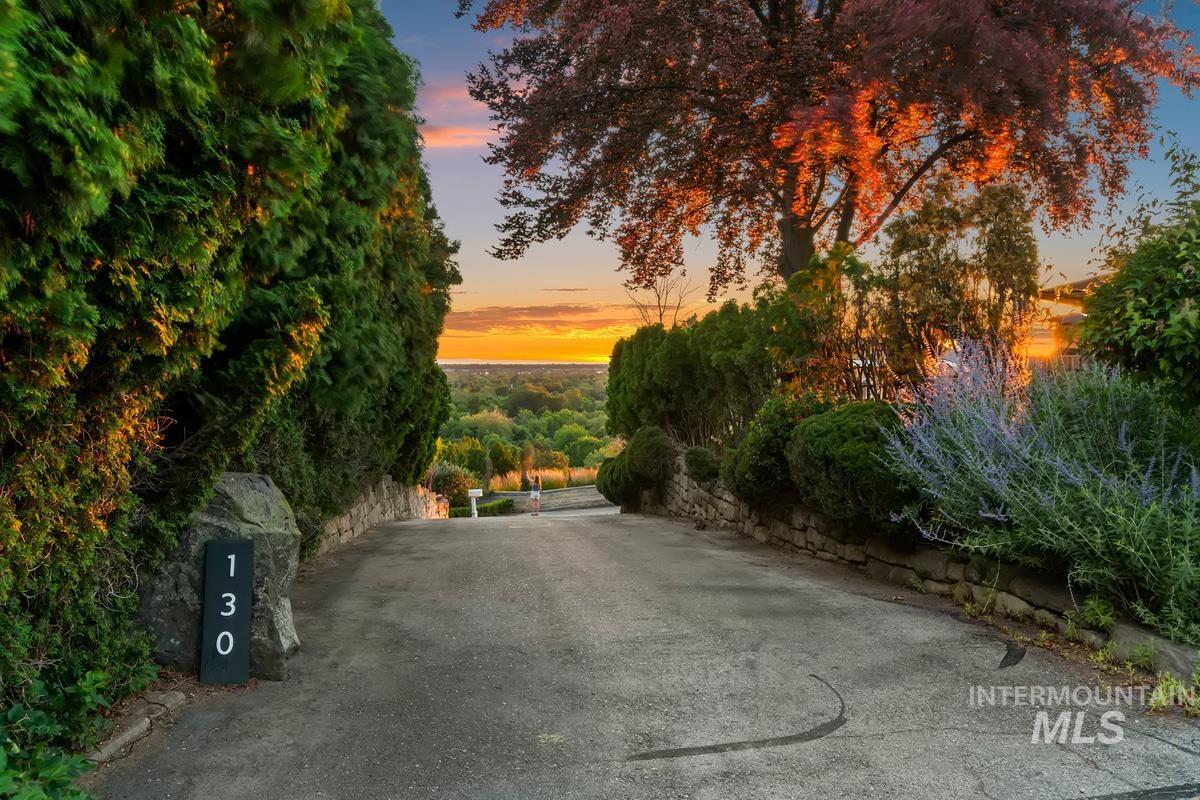 130 W Horizon Drive