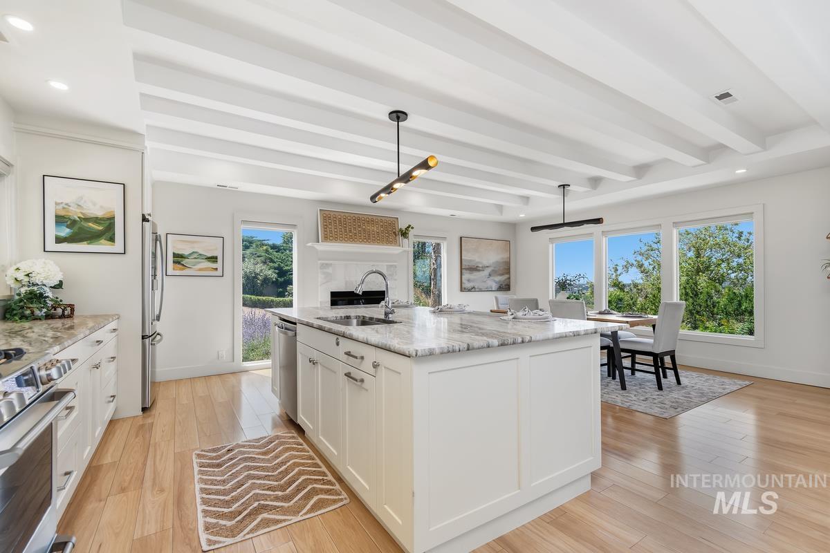 130 W Horizon Drive