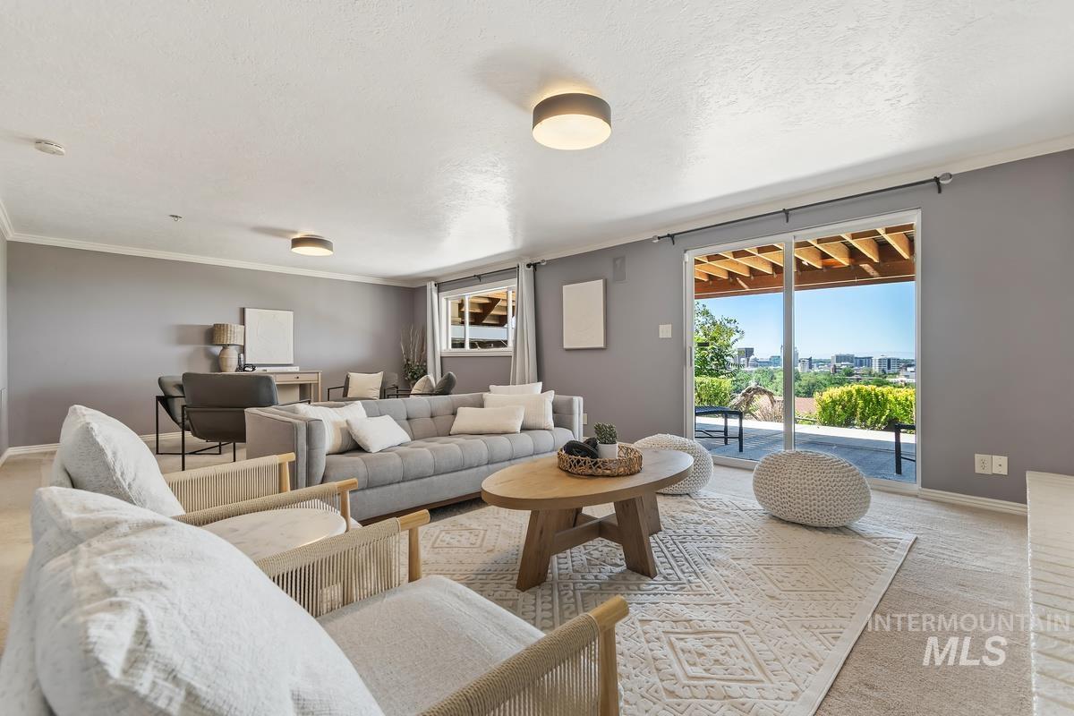 130 W Horizon Drive