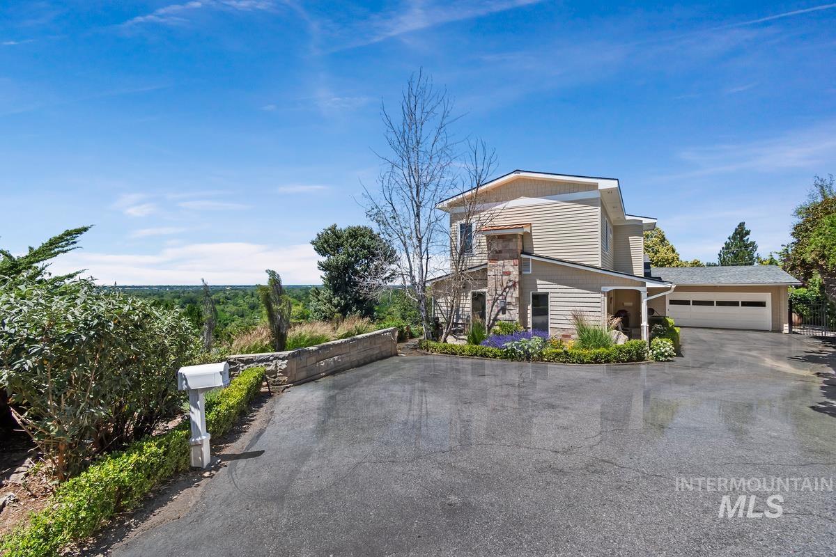 130 W Horizon Drive