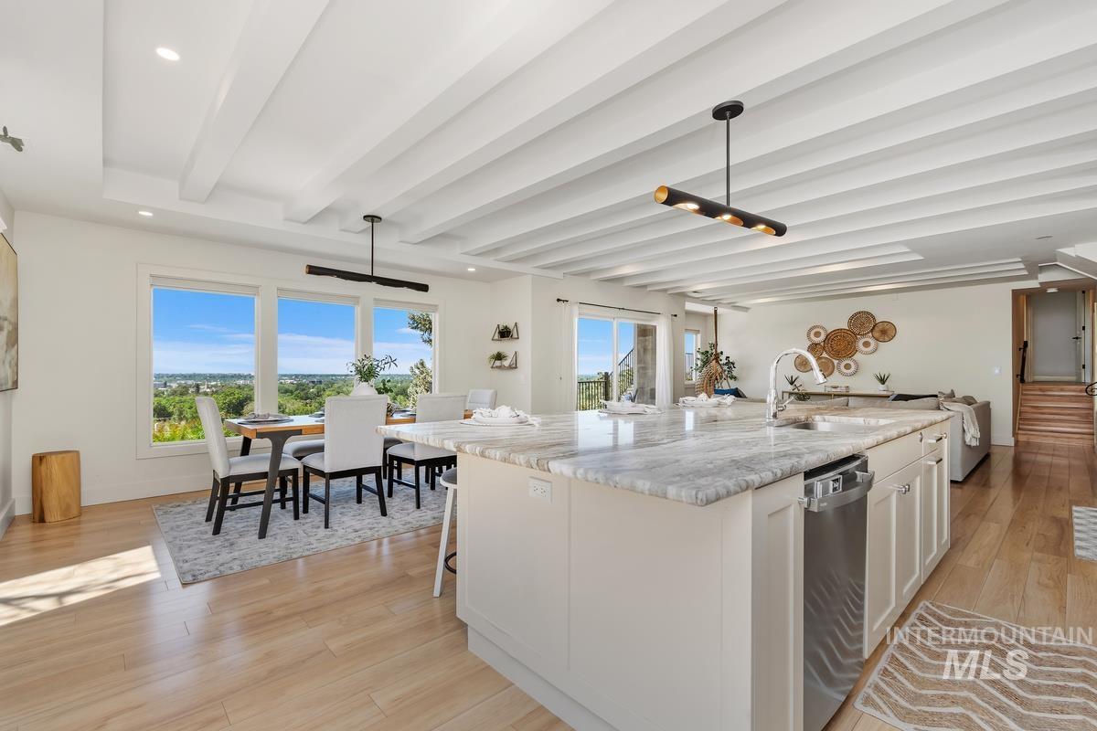 130 W Horizon Drive