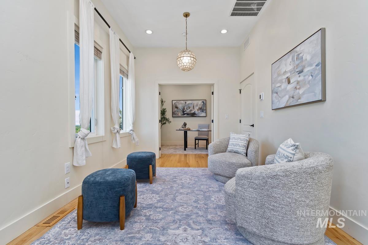 130 W Horizon Drive