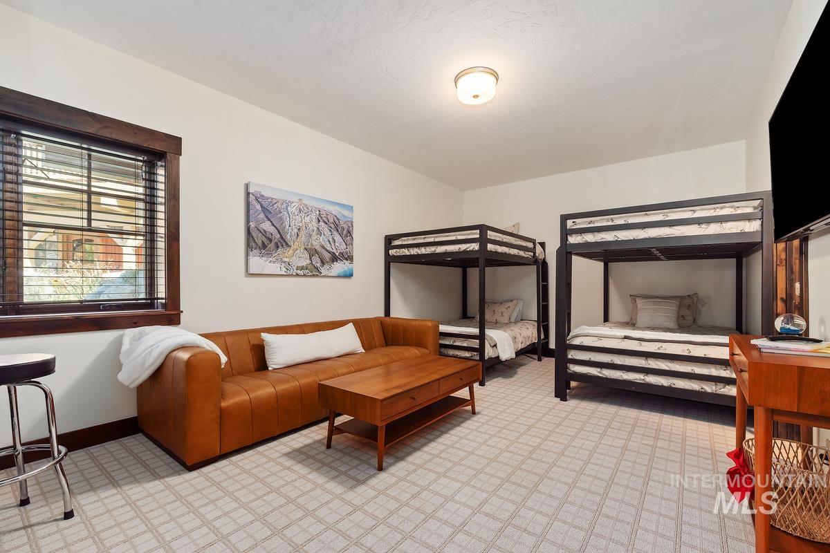 86 Golden Bar Ct