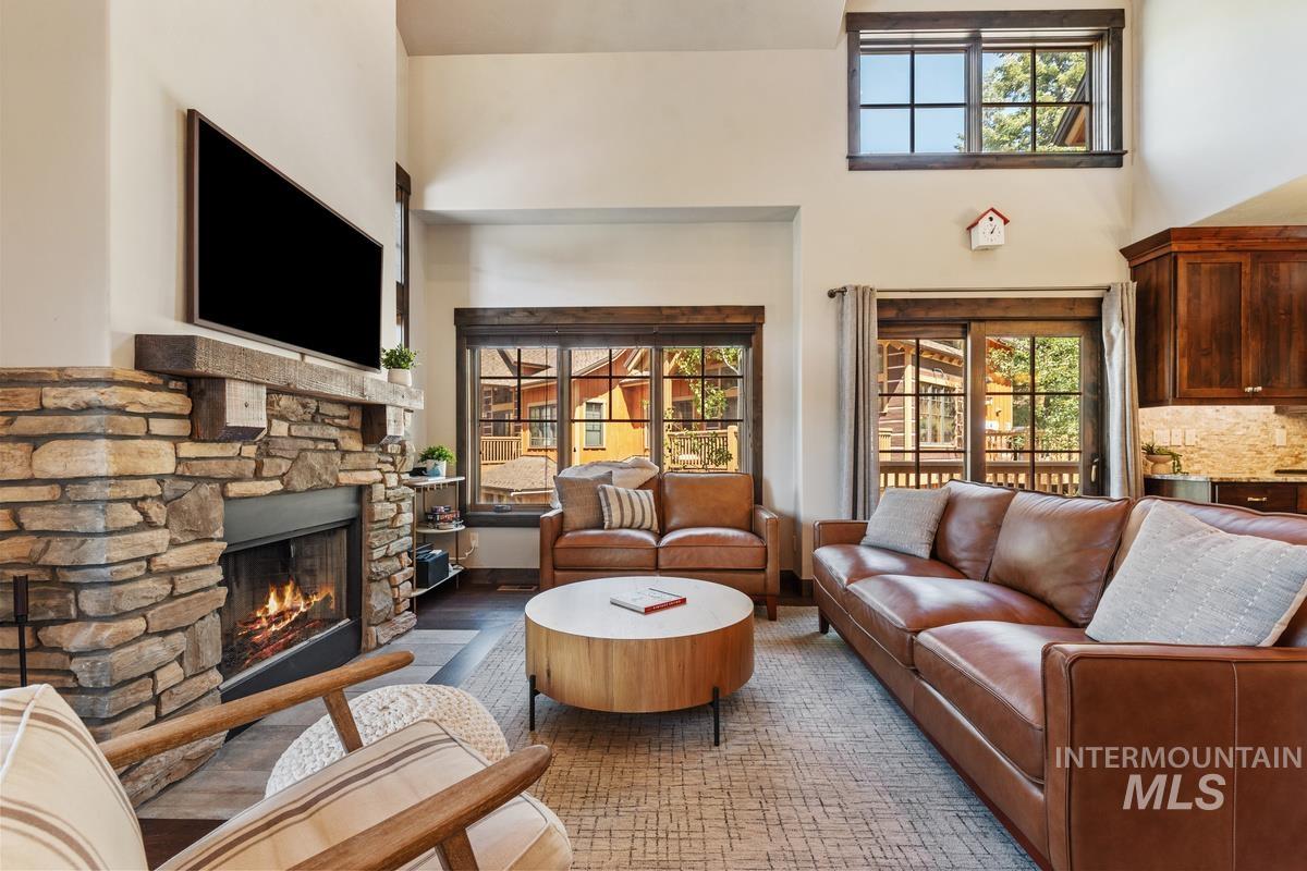 86 Golden Bar Ct