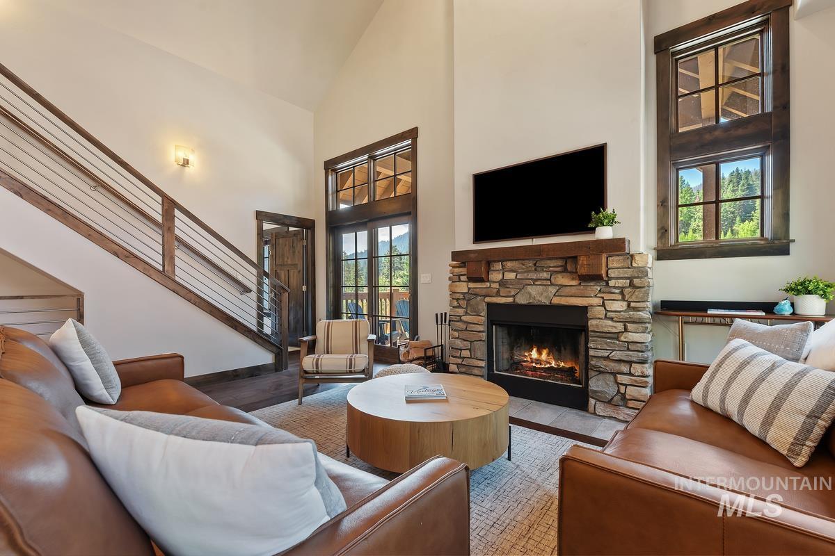 86 Golden Bar Ct