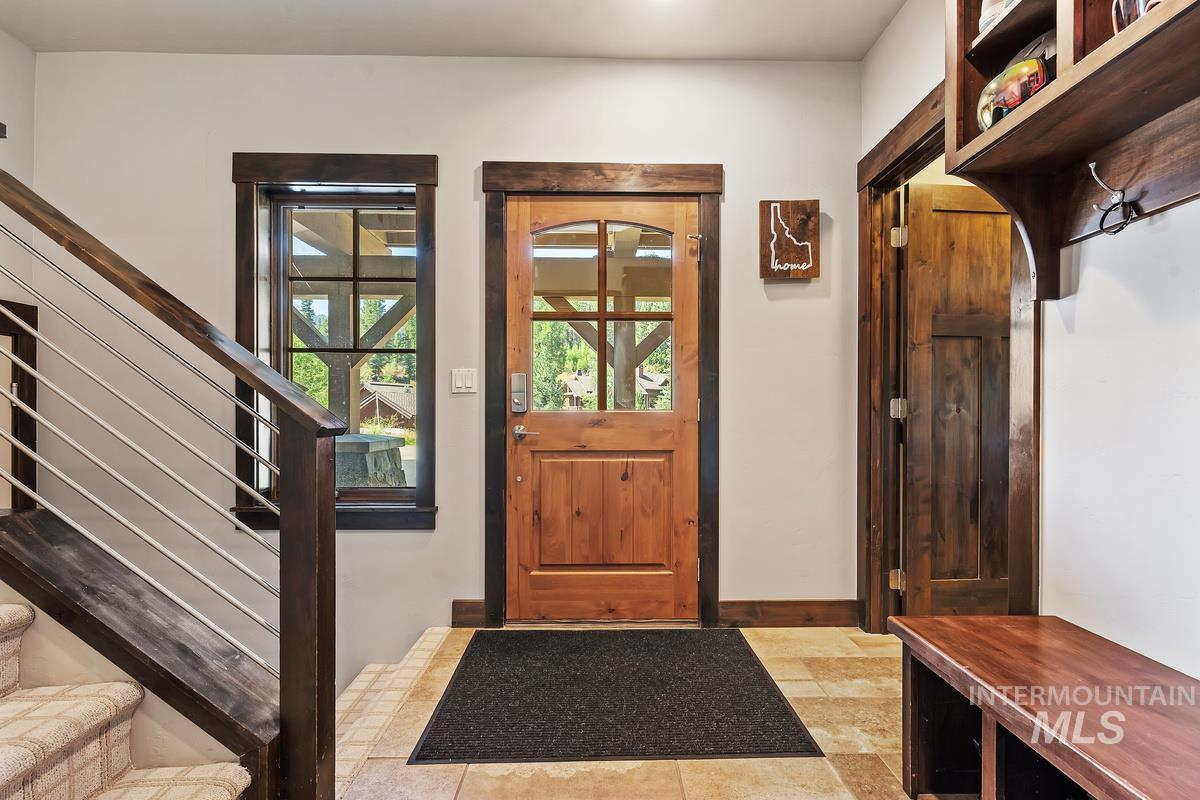 86 Golden Bar Ct