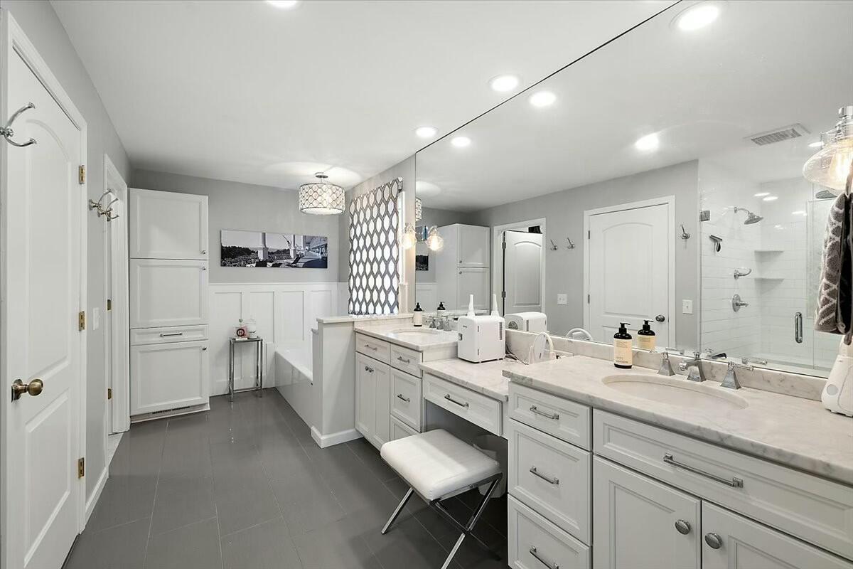 4770 Forest Ridge Court