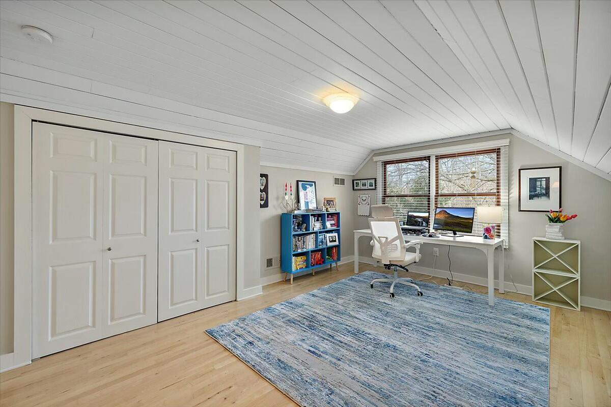 4770 Forest Ridge Court