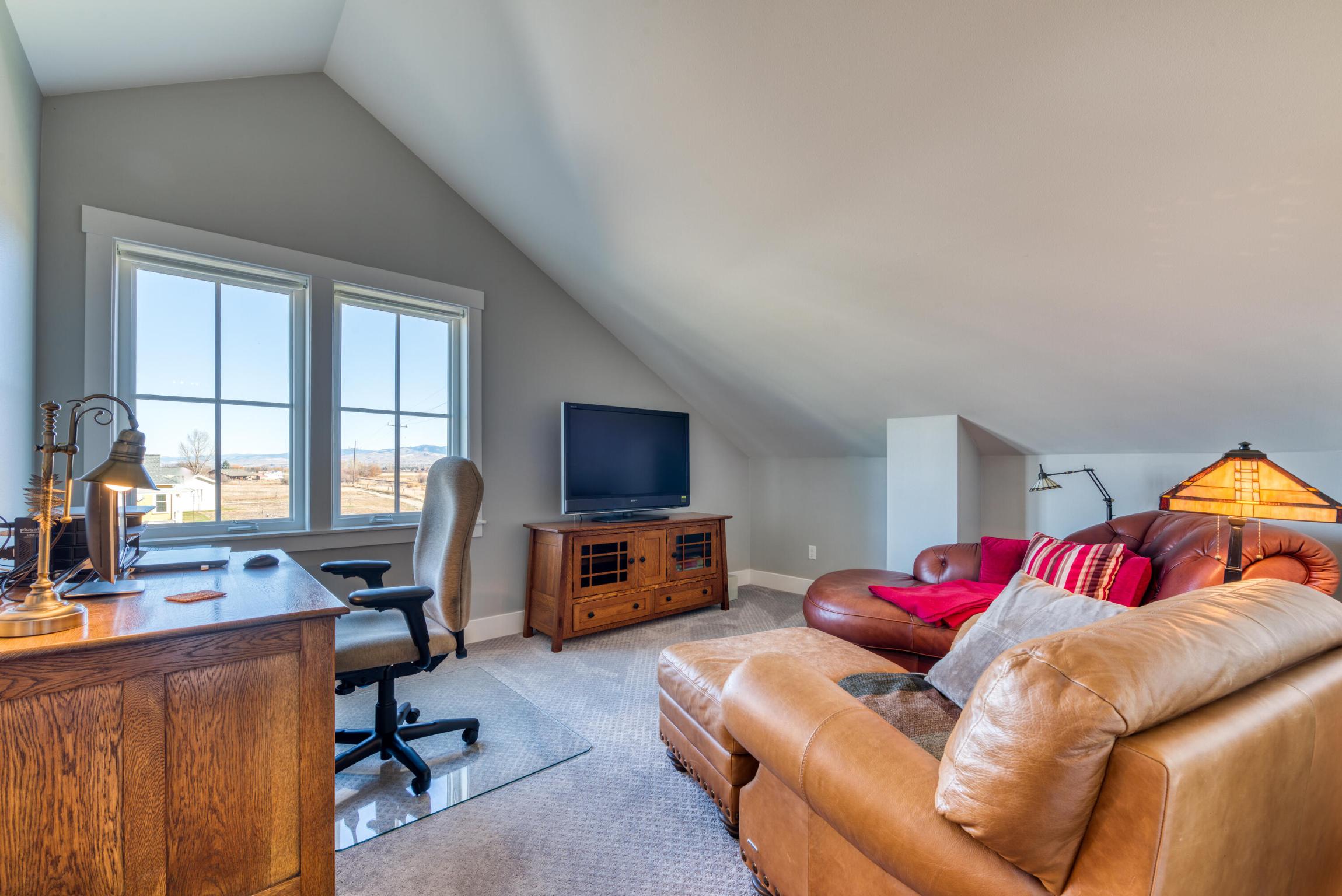 324 Mansion View Loop