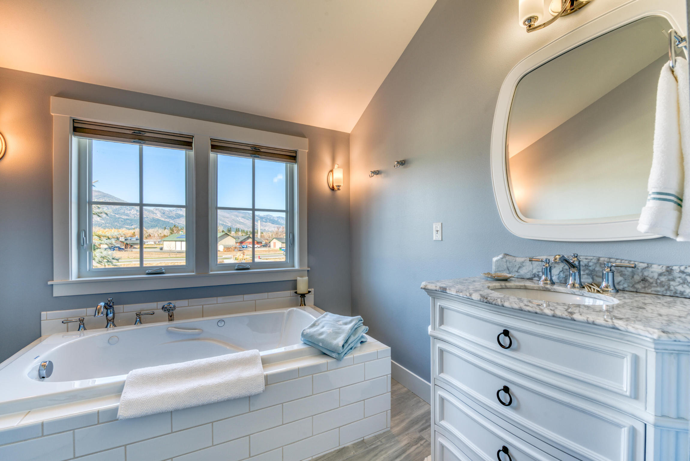 324 Mansion View Loop