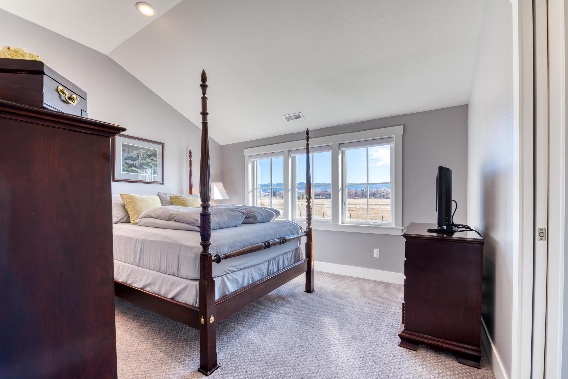324 Mansion View Loop