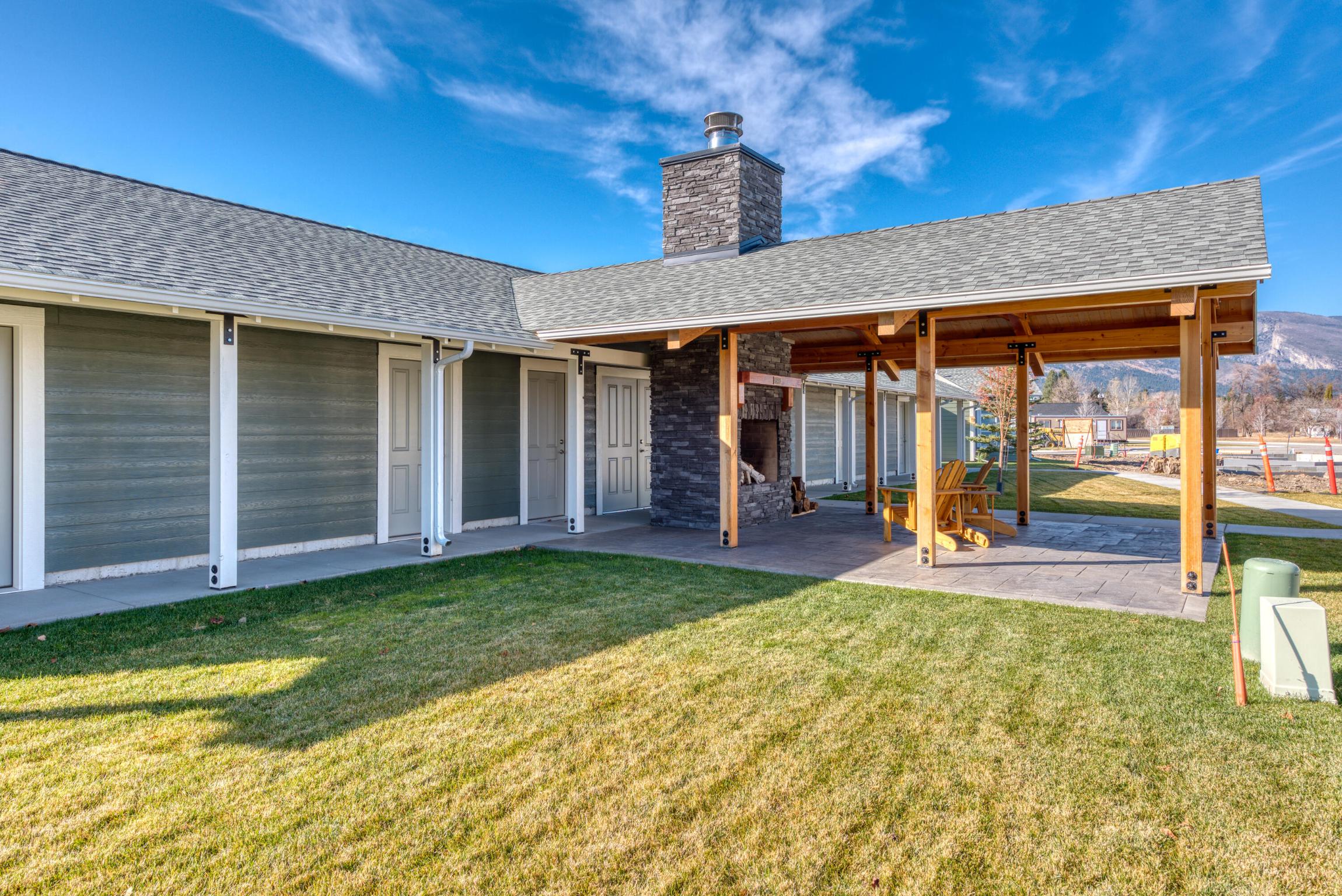 330 Mansion View Loop